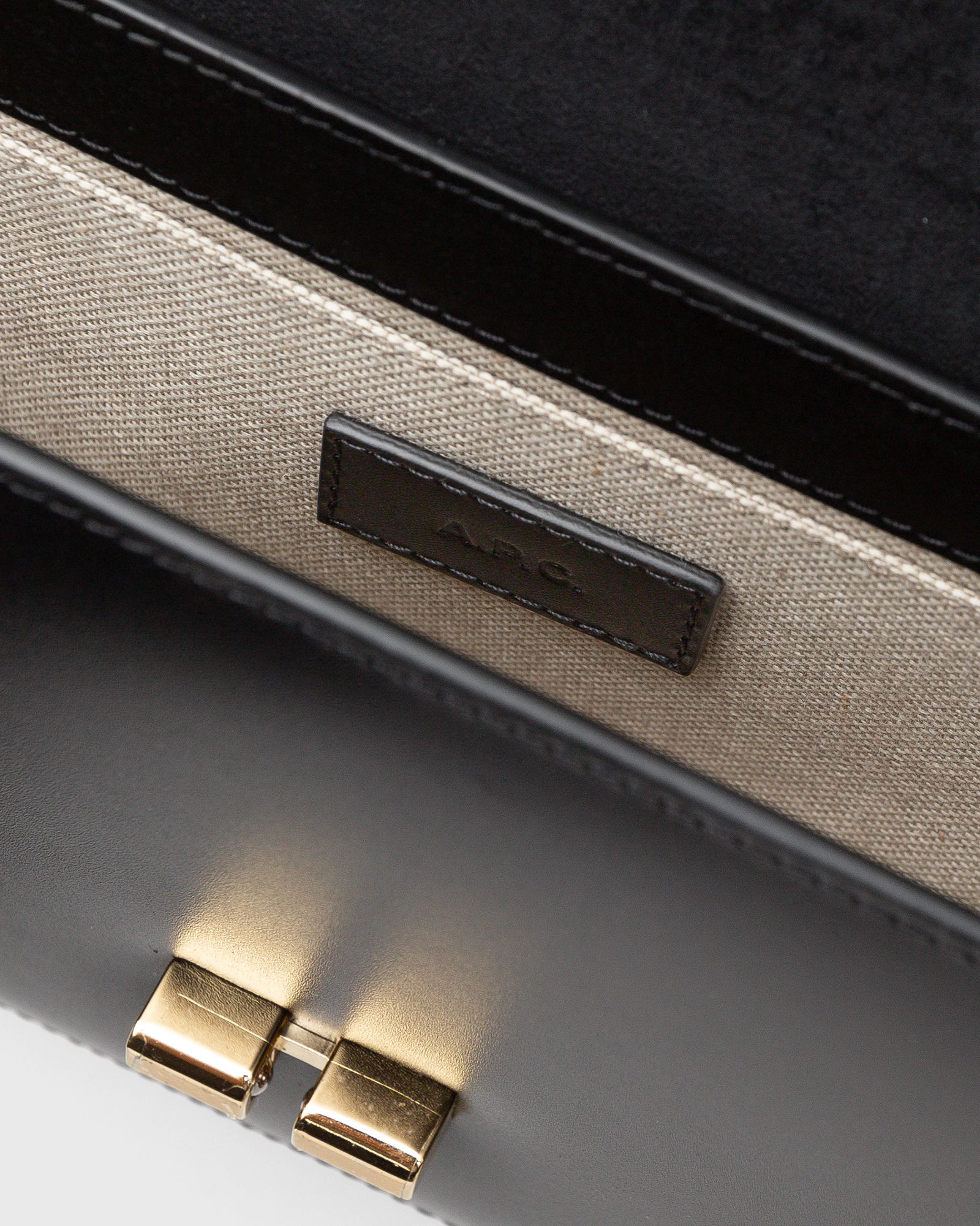 GRACE SHOULDER HANDBAG