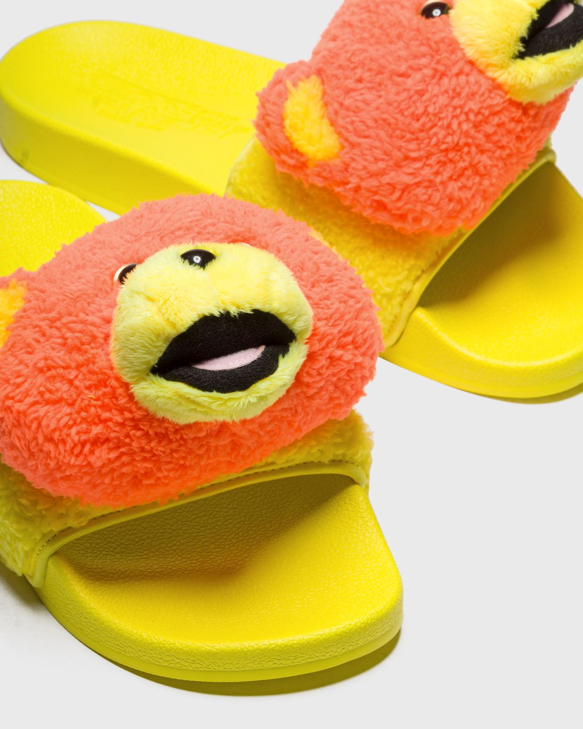 adidas JEREMYSCOTT JS ADILETTE TEDDY 新品 Jeremy Scott x adidas adilette Teddy Bear Info | Hypebeast