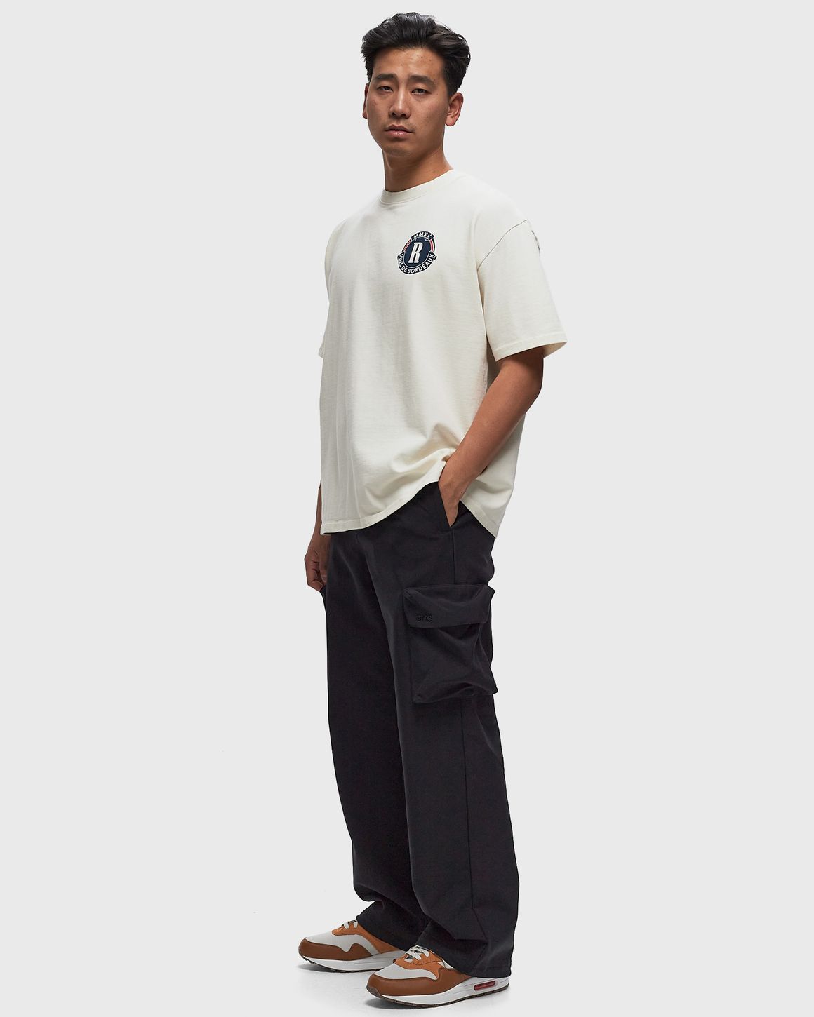 [RHUDE] ボルドーワイン 半袖Tシャツ ルード - BORDEAUX WINE T-SHIRT | HBX - ハイプビースト