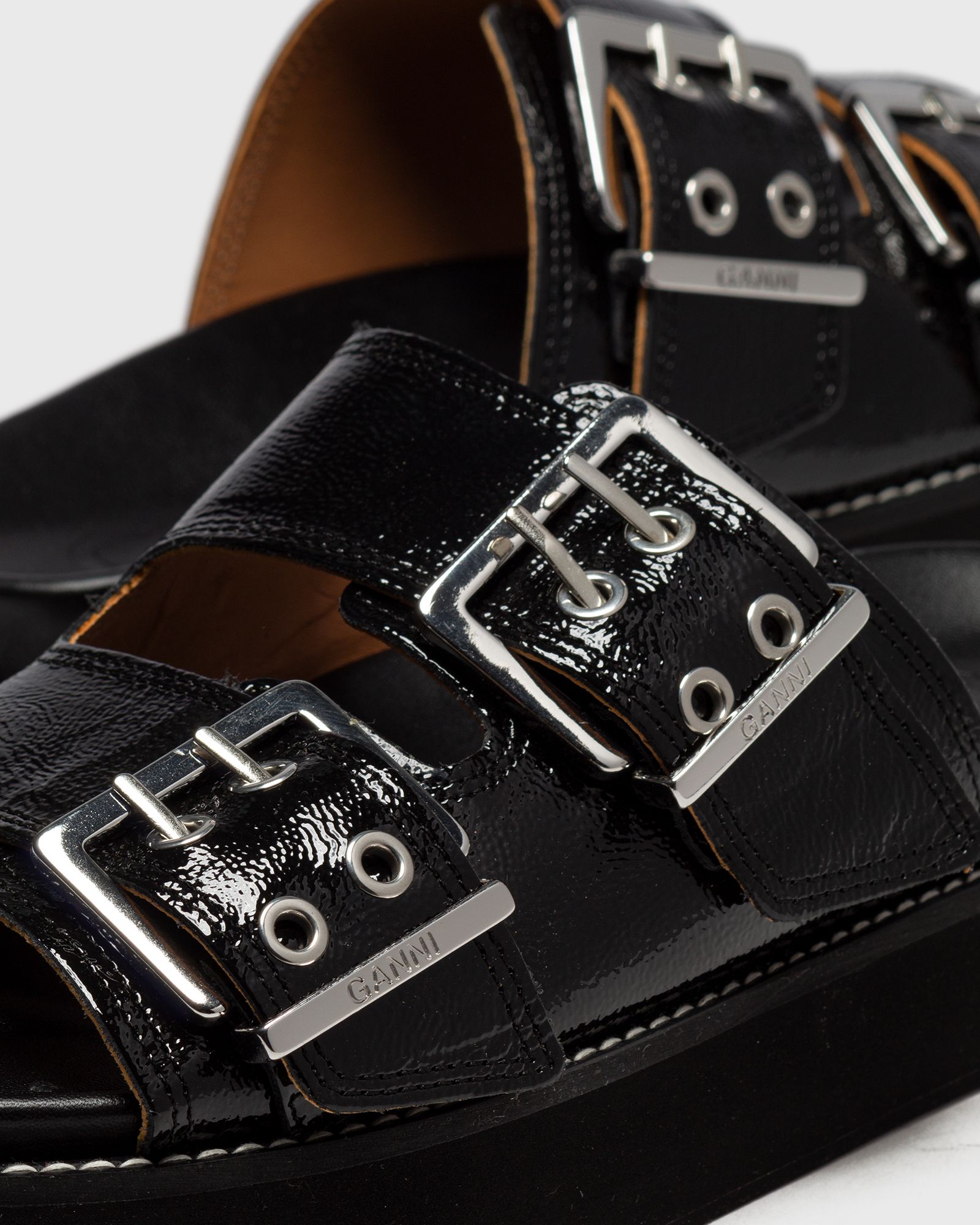 WMNS Wide Welt Chunky Buckle Flat Sandal Naplack