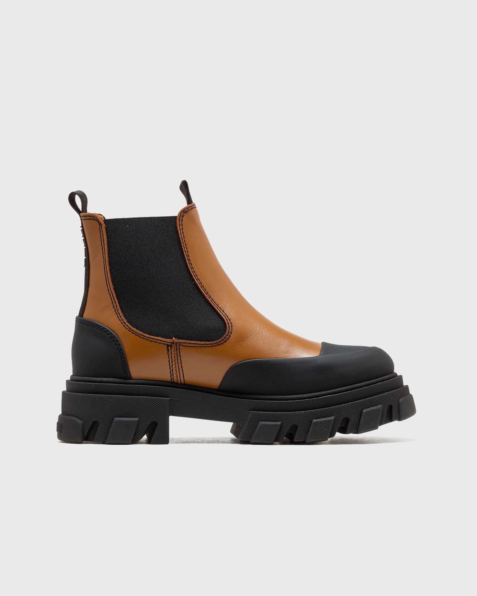 Cleated Low Chelsea Boot