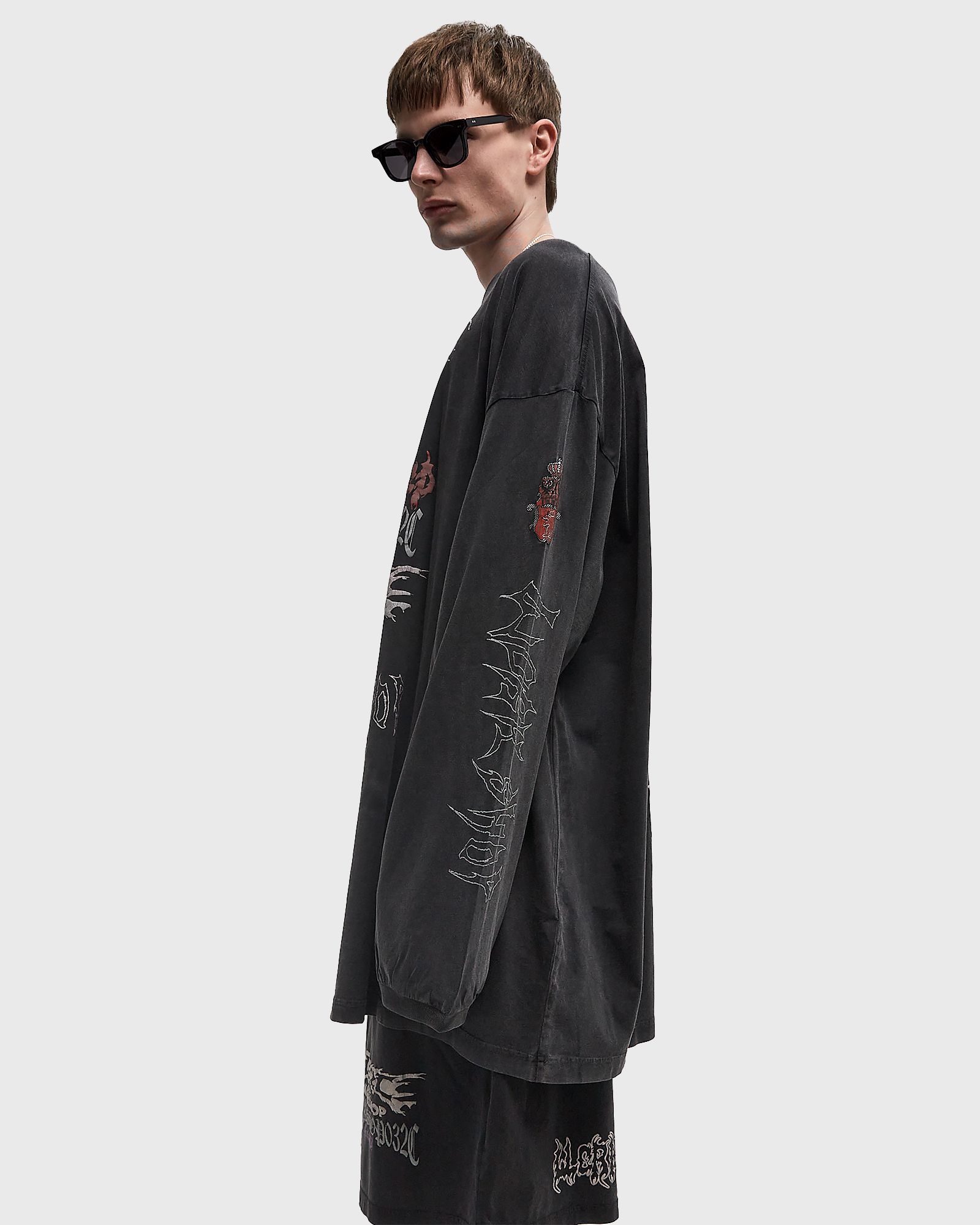 TELEPRESENCE OVERSIZED LONGSLEEVE
