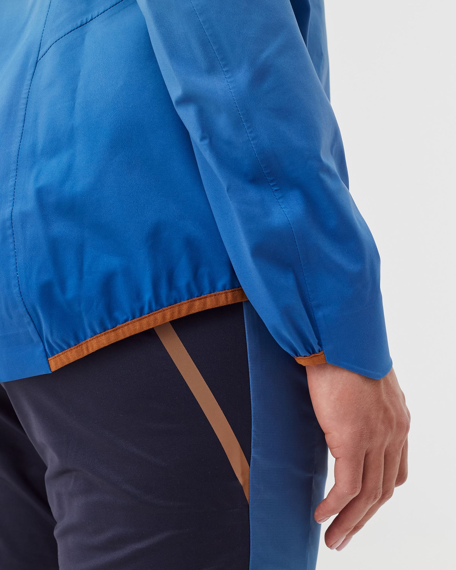 WMNS ON X LOEWE WATERPROOF ANORAK 