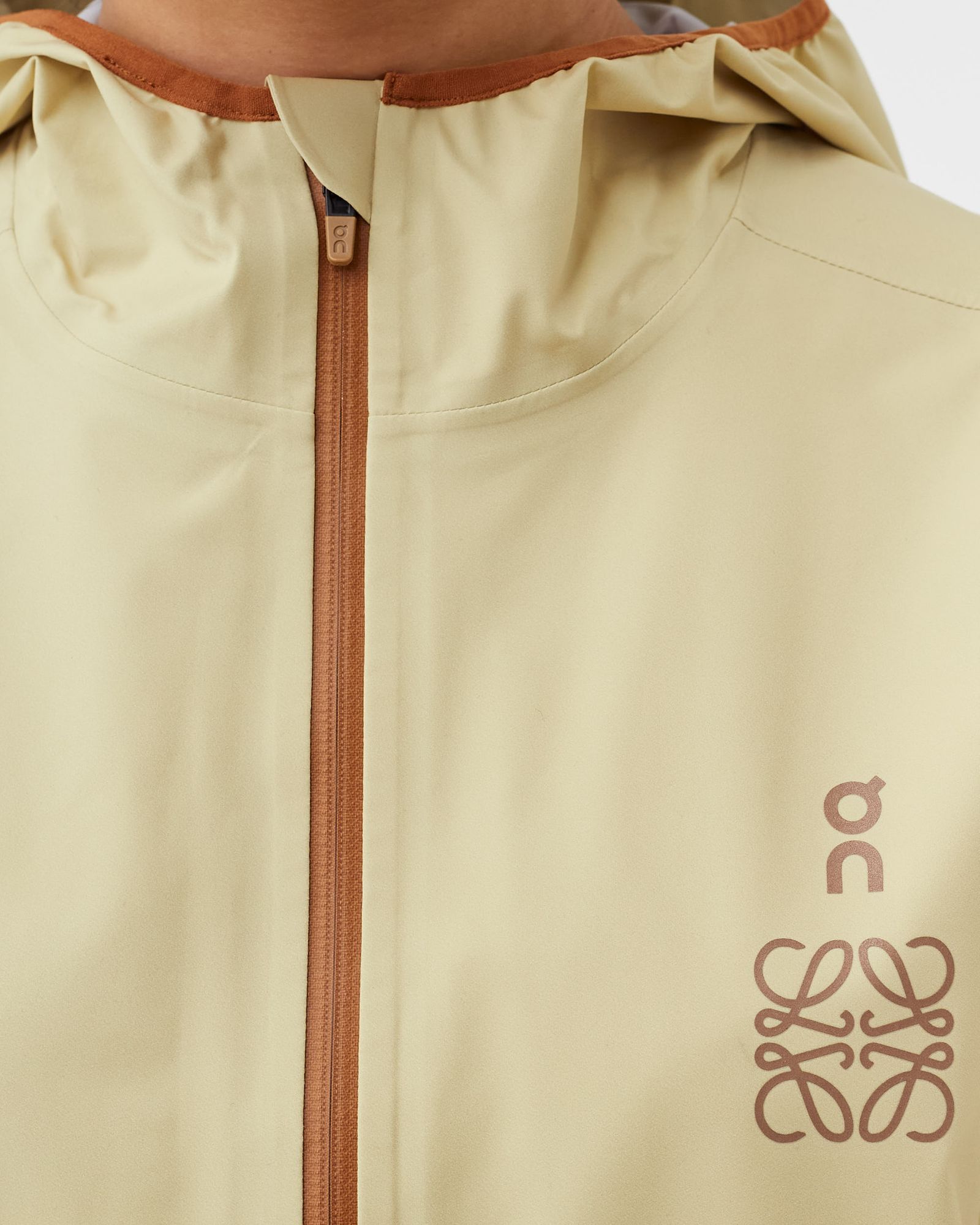 WMNS ON X LOEWE WATERPROOF ANORAK 