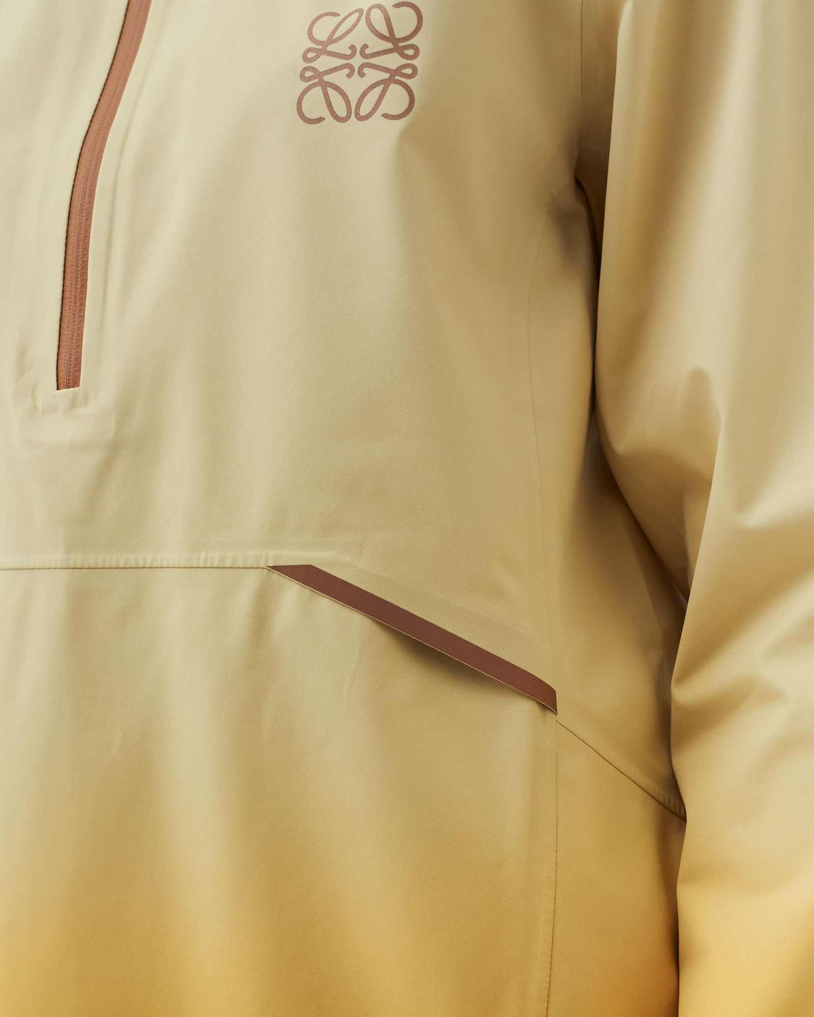 WMNS ON X LOEWE WATERPROOF ANORAK 