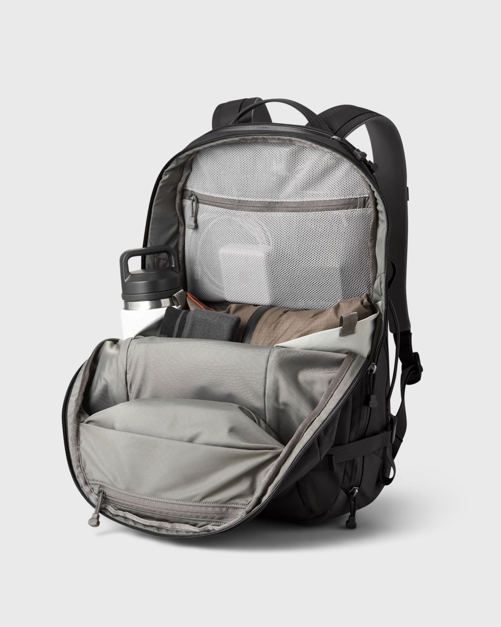 YETI Crossroads Backpack 27L Black | BSTN Store