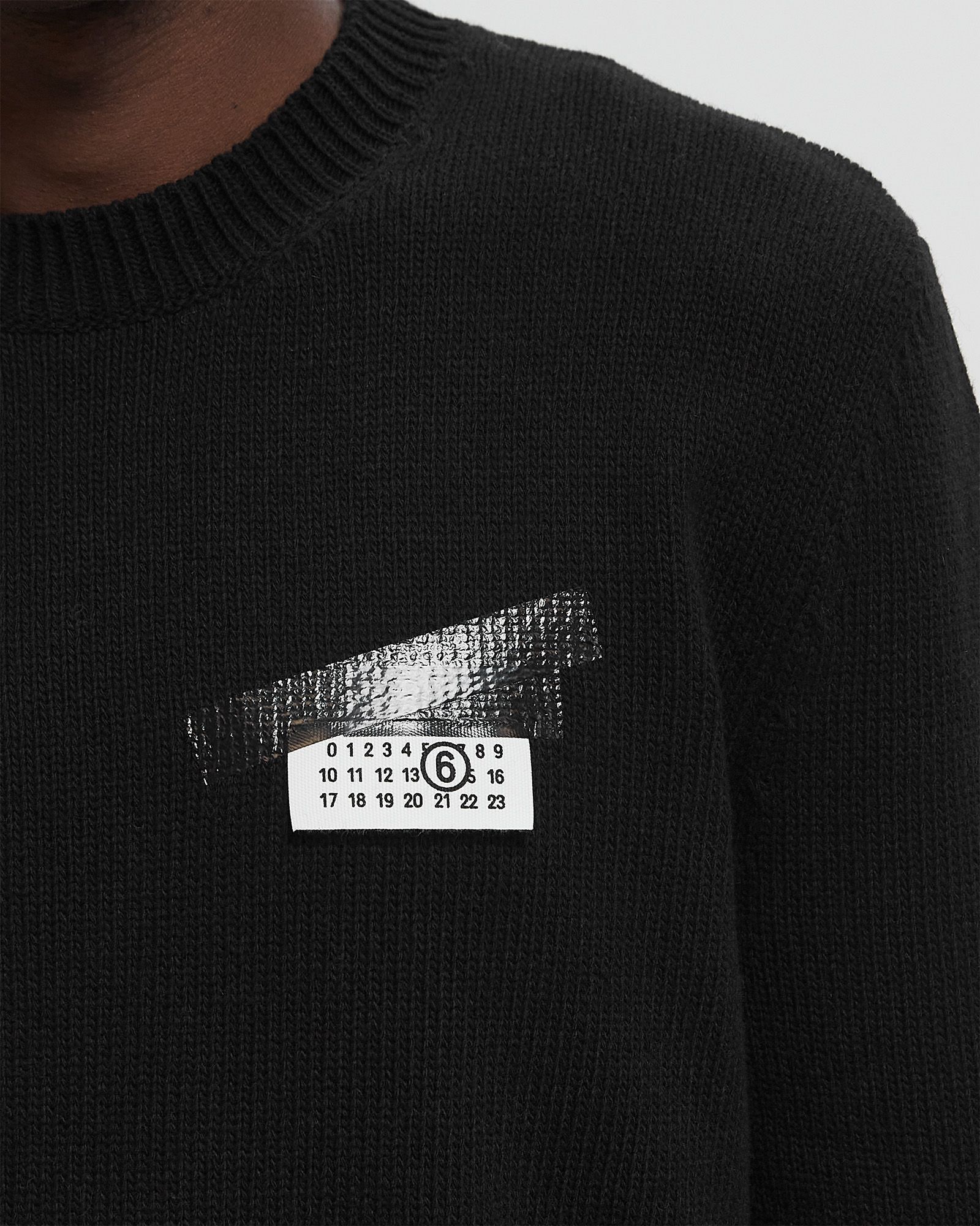 CREWNECK