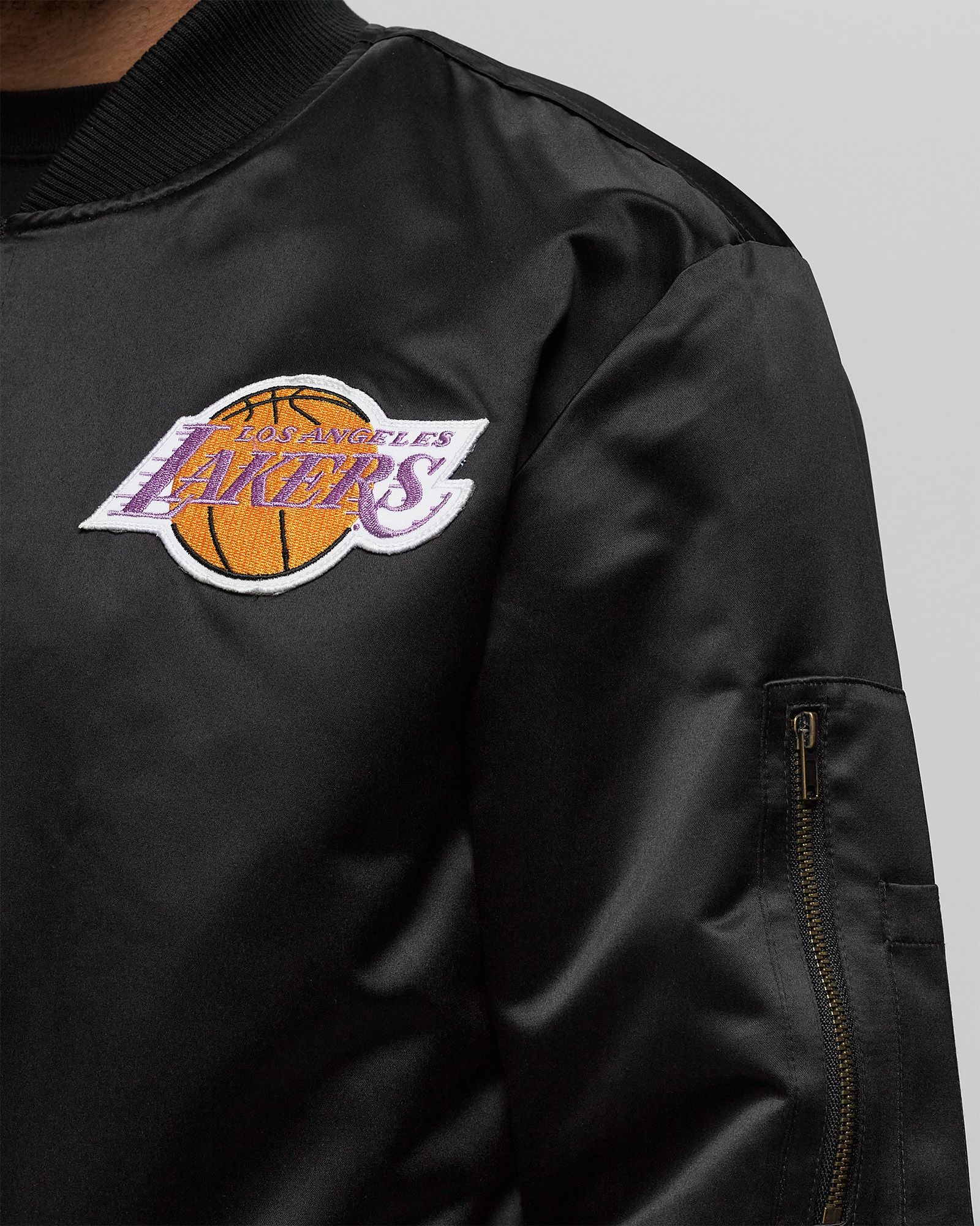 NBA LIGHTWEIGHT SATIN BOMBER VINTAGE LOGO LOS ANGELES LAKERS