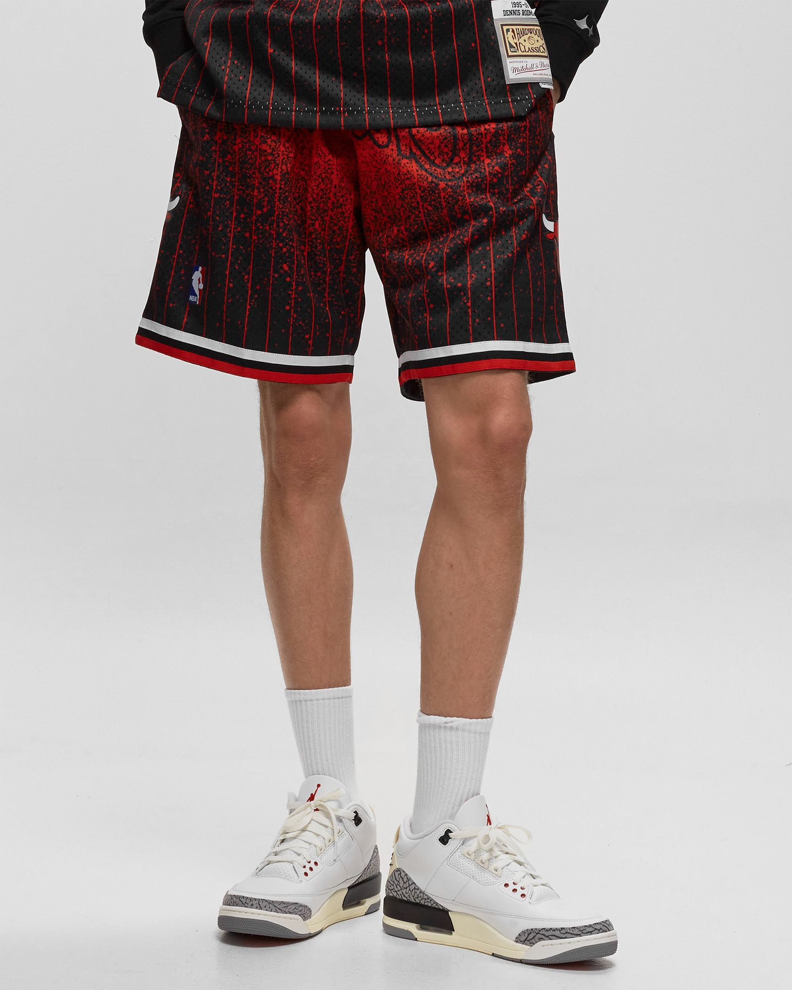 NBA RE-TAKE GRADIENT SWINGMAN SHORT BULLS 1995