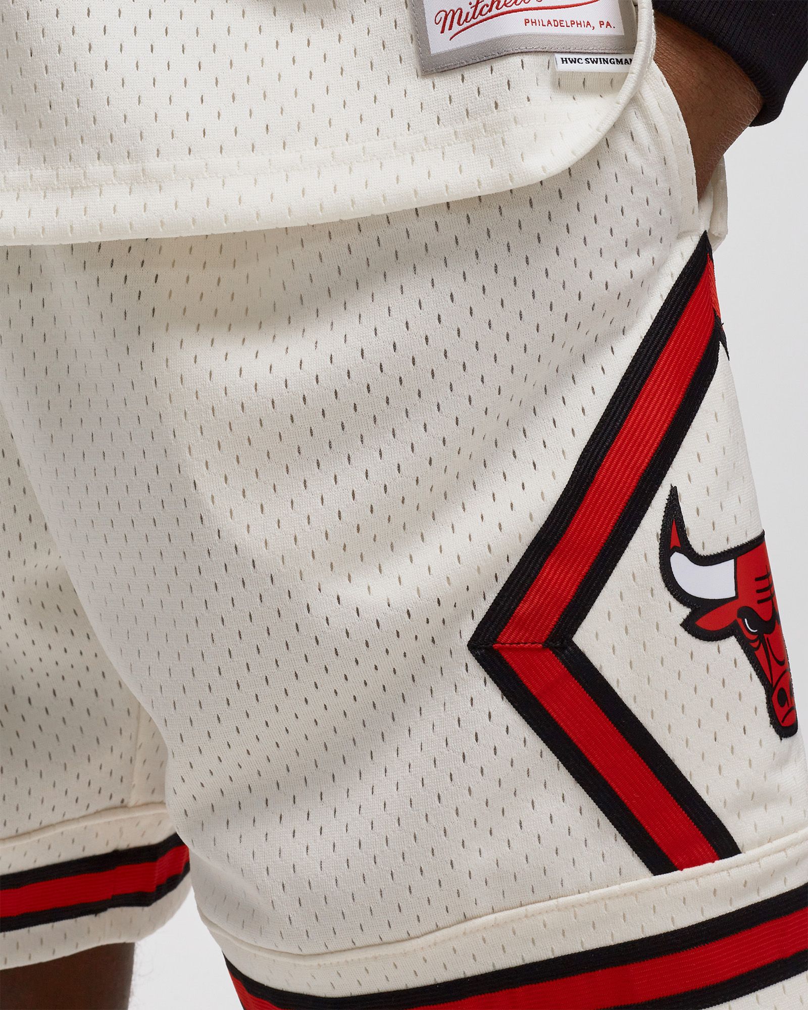 NBA CREAM TEAM COLOR SWINGMAN SHORTS BULLS 1997