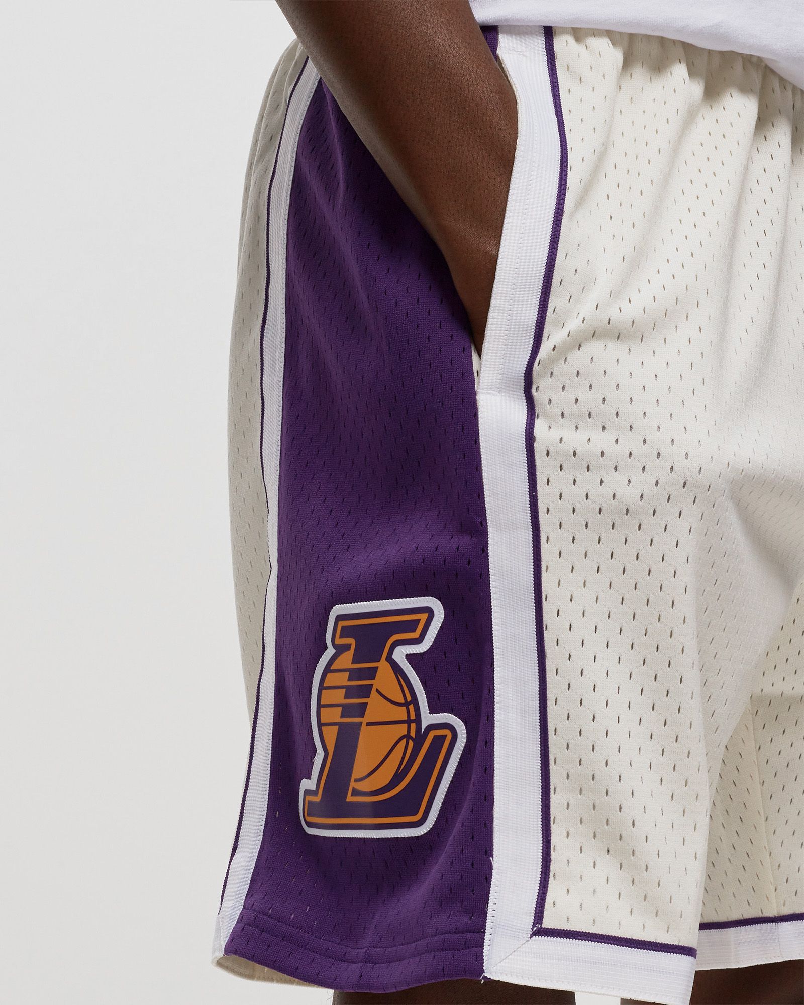 NBA CREAM TEAM COLOR SWINGMAN SHORTS LAKERS 2009