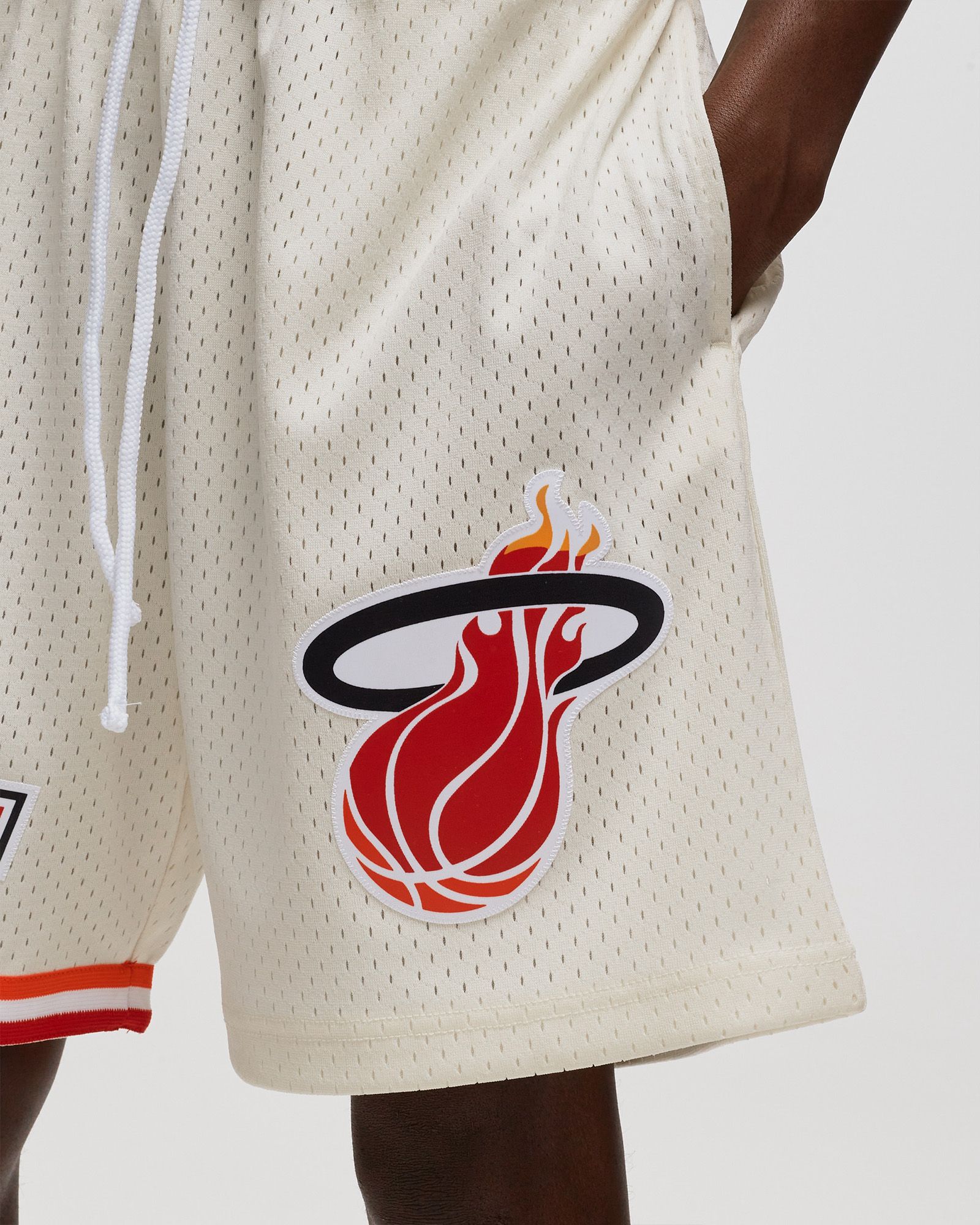 NBA CREAM TEAM COLOR SWINGMAN SHORTS HEAT 1996