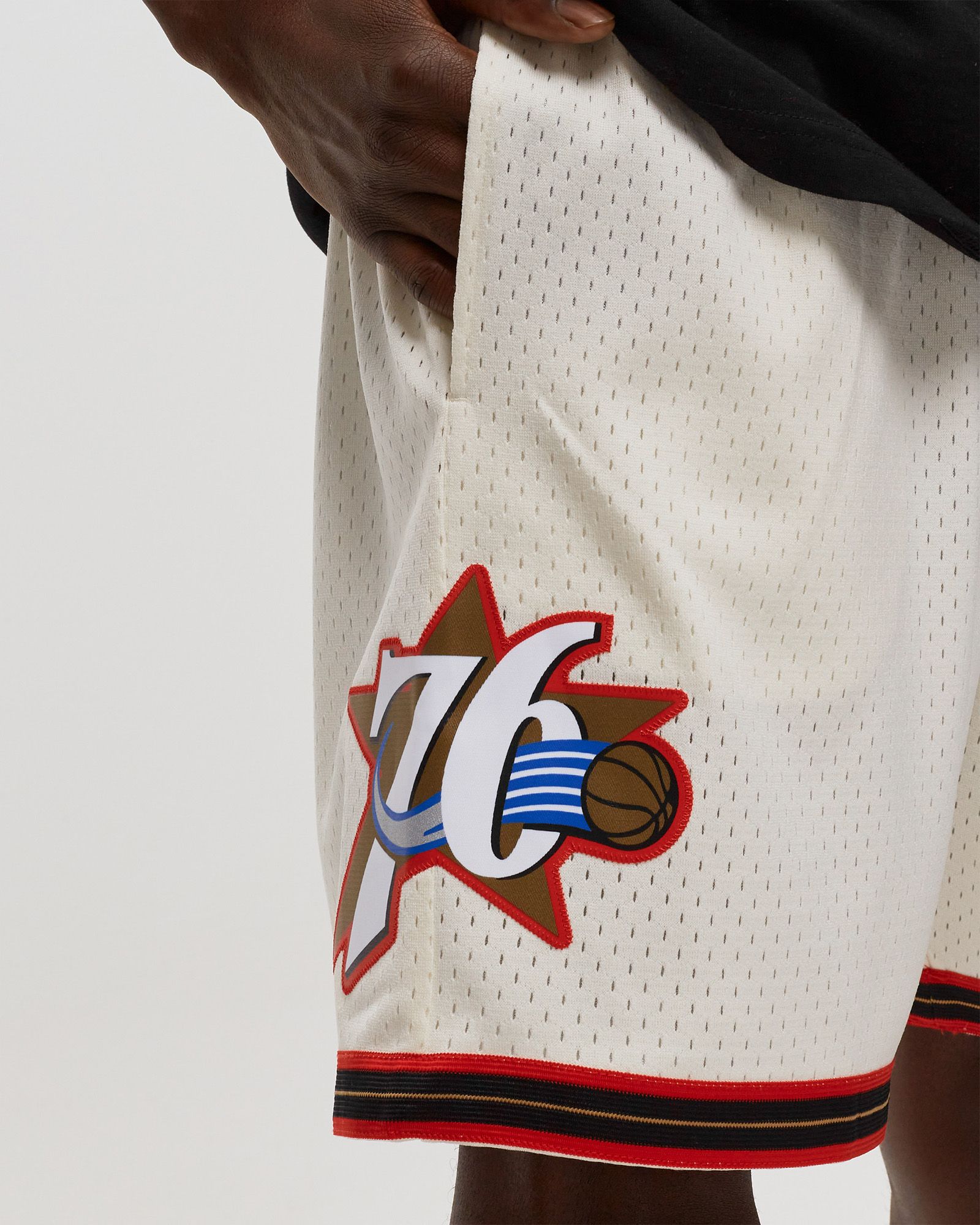 NBA CREAM TEAM COLOR SWINGMAN SHORTS 76ERS 2000