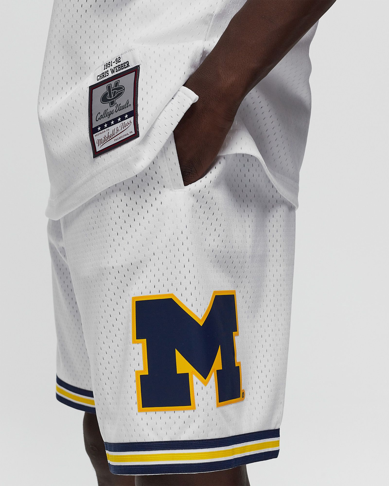 NCAA WHITE SHORTS MICHIGAN 1991-92