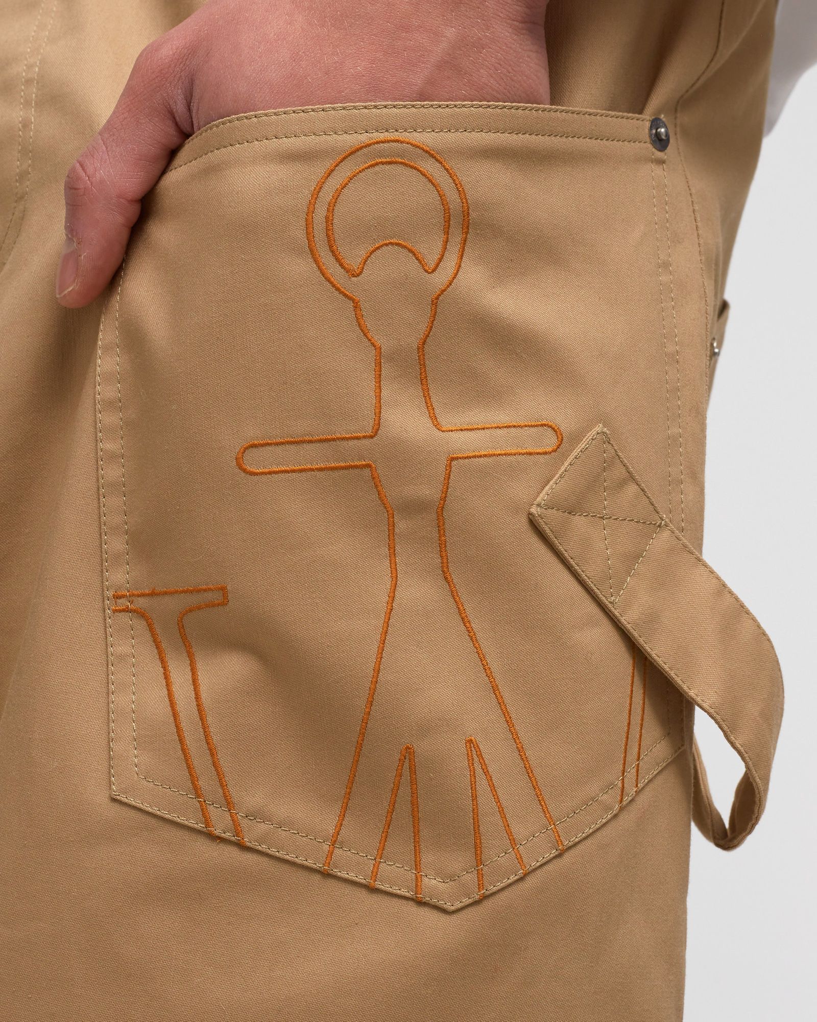 TWISTED CHINO SHORTS