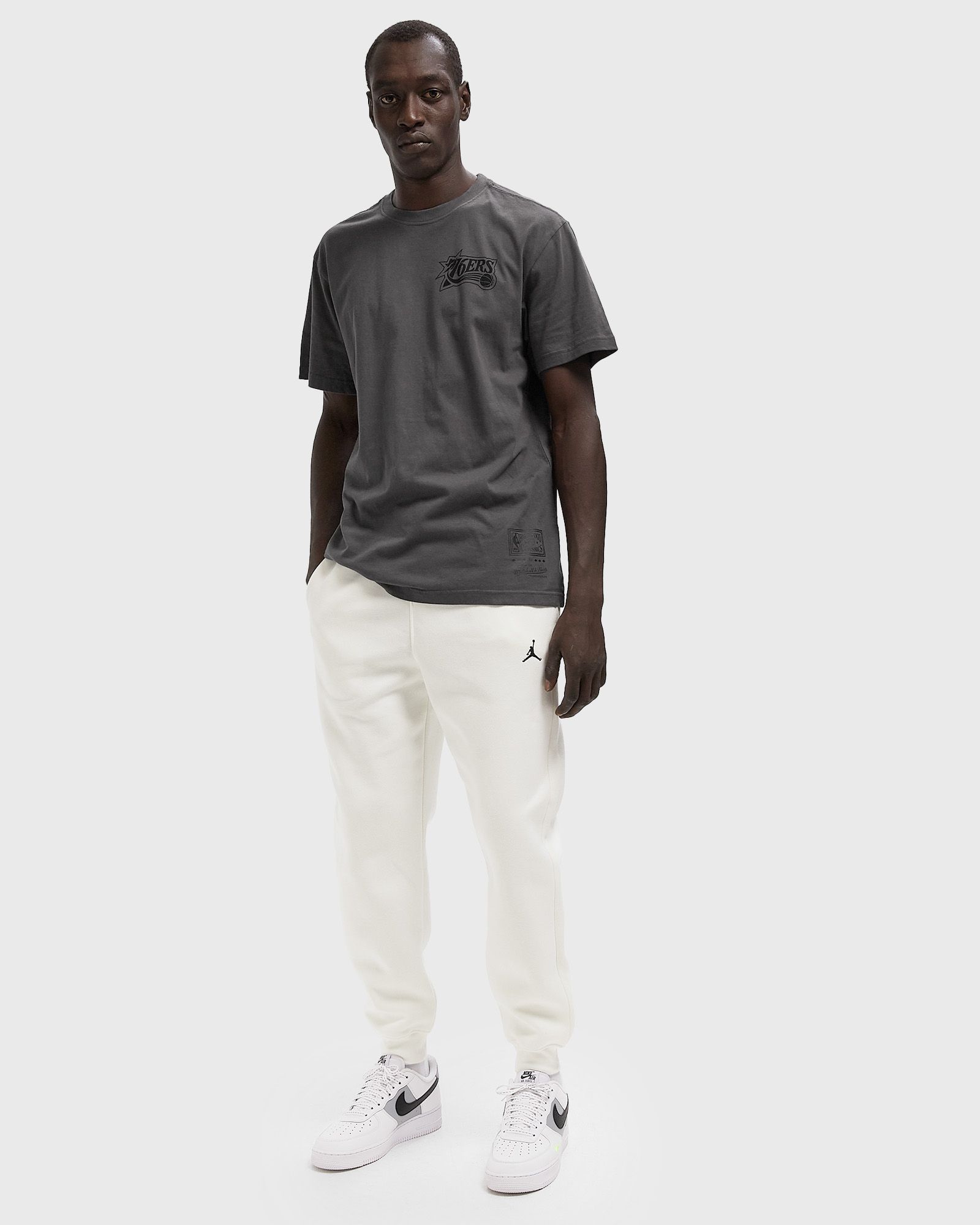 NBA PLAYER RETRO PHOTO TEE PHILADELPHIA 76ERS ALLEN IVERSON