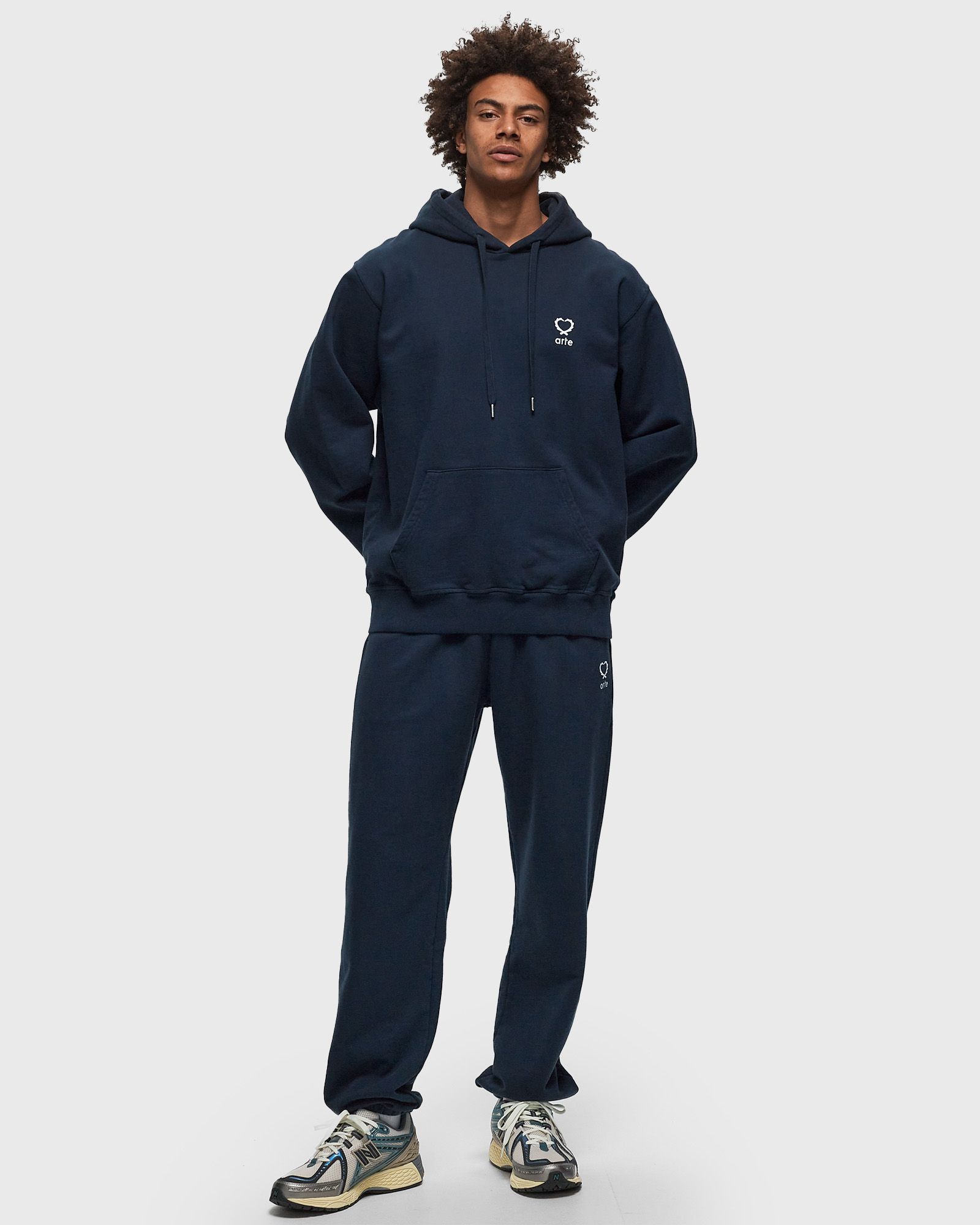 Hearts leaves arte logo chest Hoodie