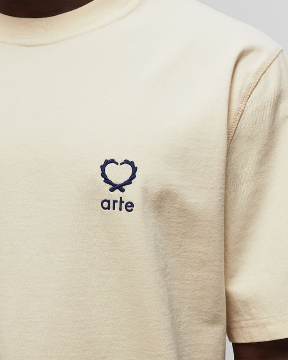 Hearts leaves arte logo chest T’shirt