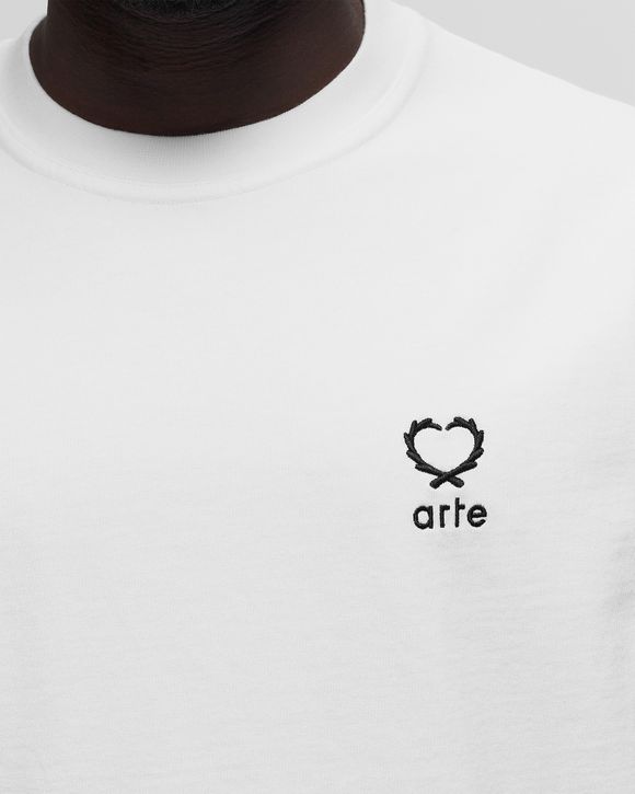 Hearts leaves arte logo chest T’shirt