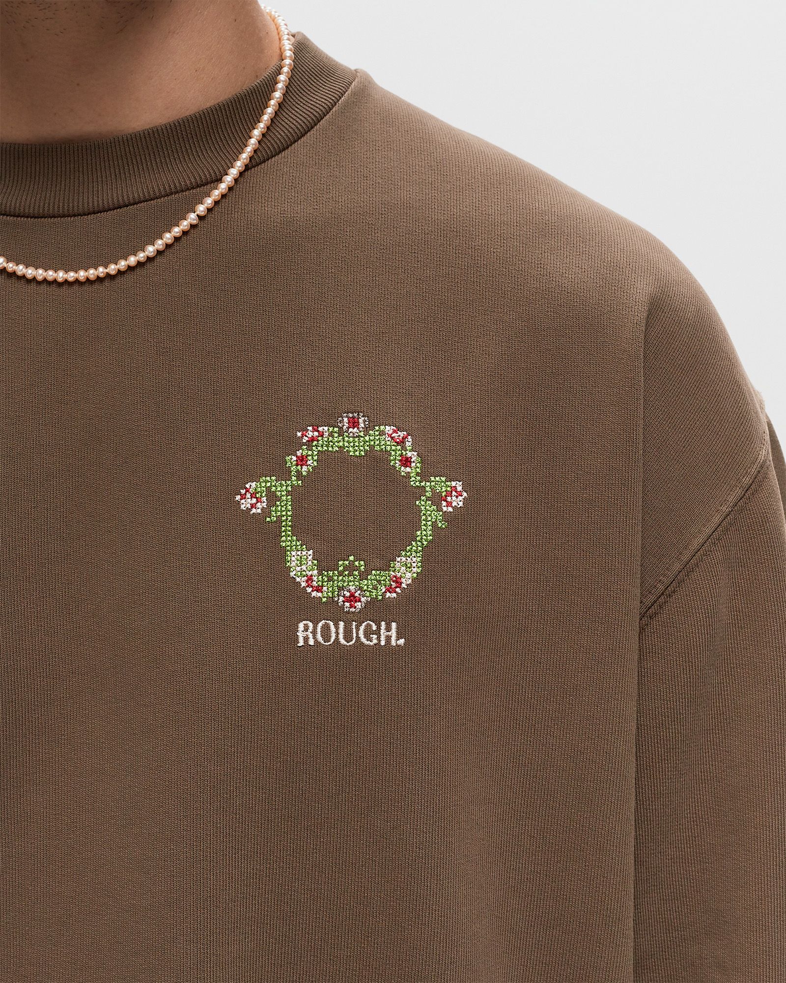 FLORAL EMBLEM SWEATER