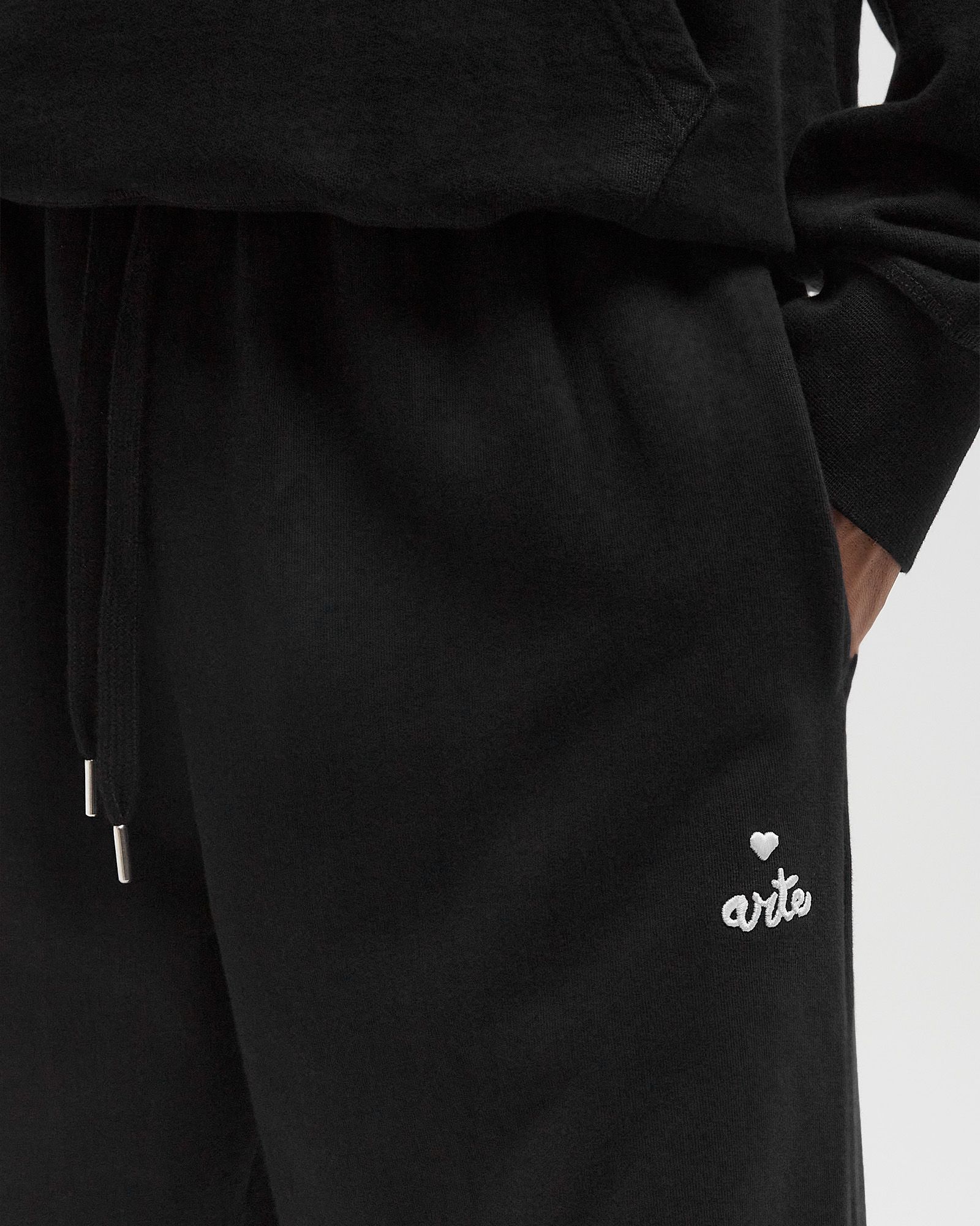 Small heart and logo pants