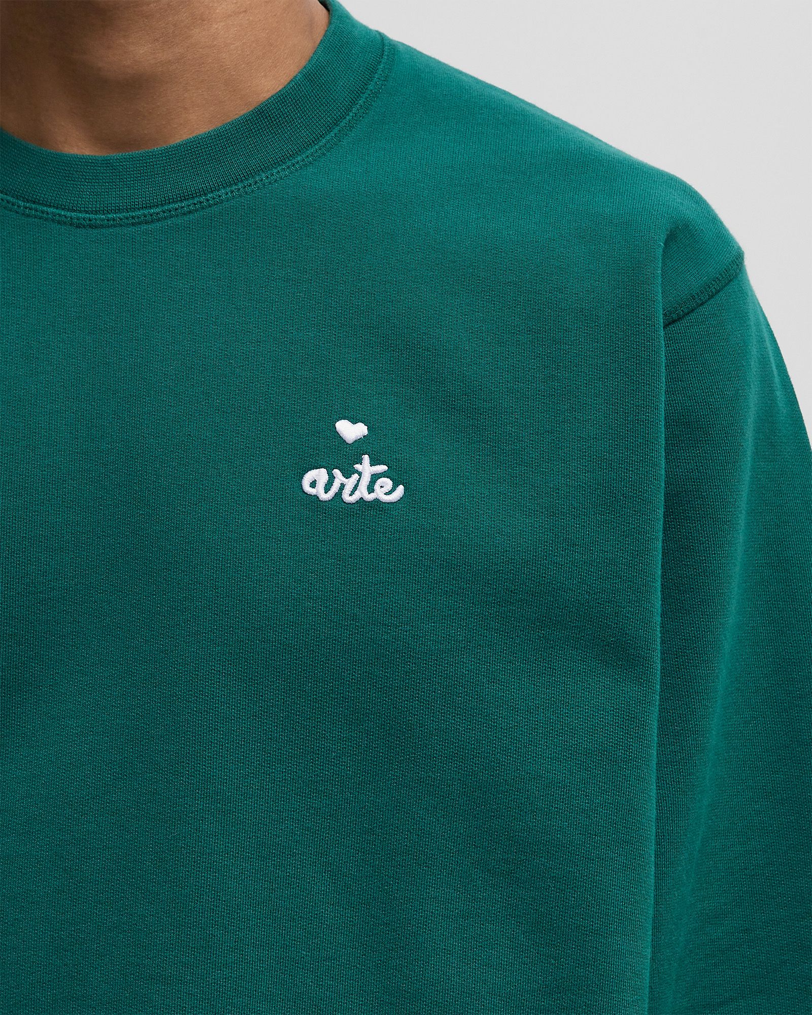 Small heart and logo crewneck