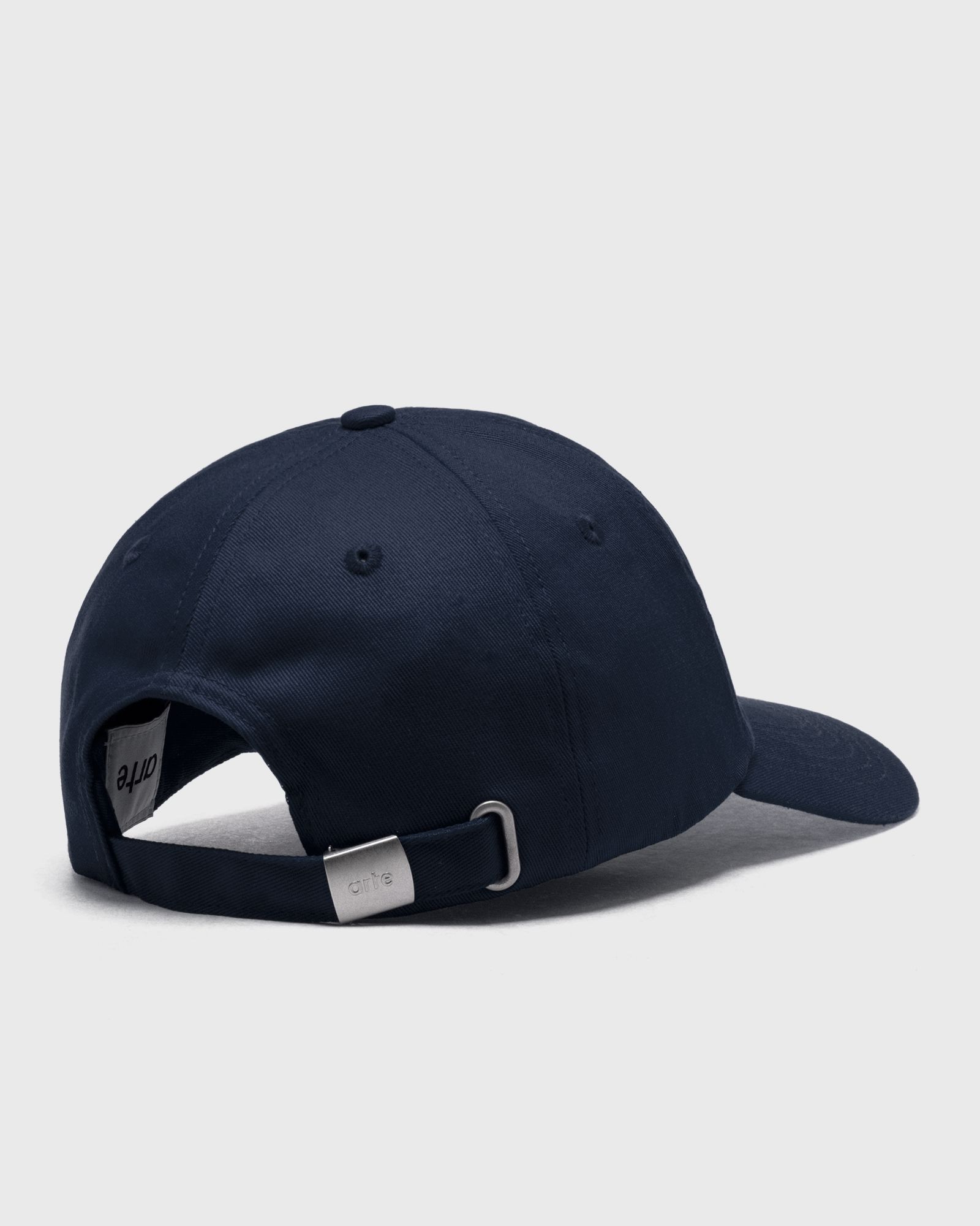 Logo heart cap