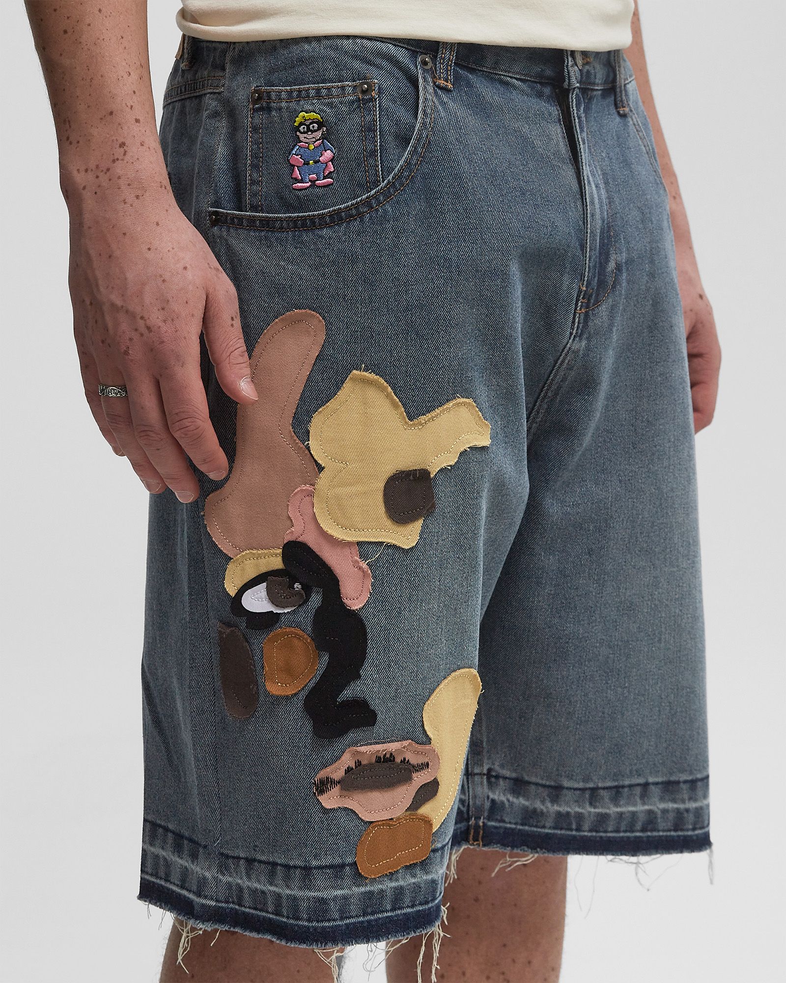FACE PATCHWORK BAGGY SHORTS