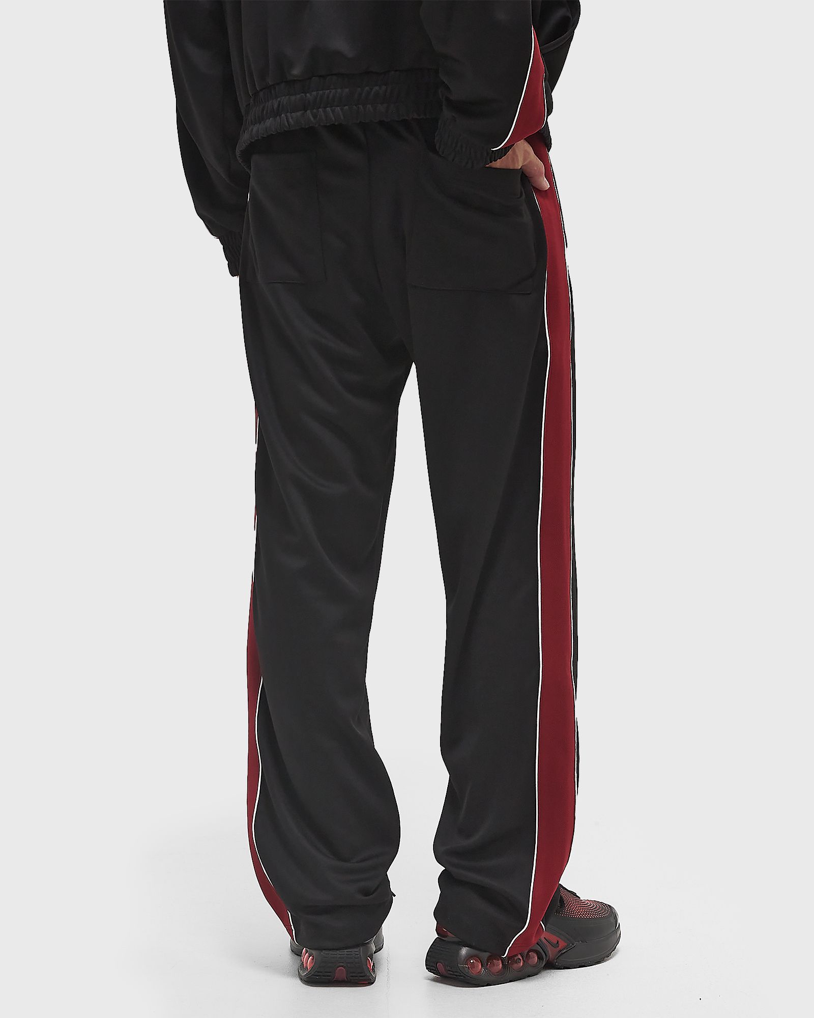 CONTRAST TAPE TRACK PANT