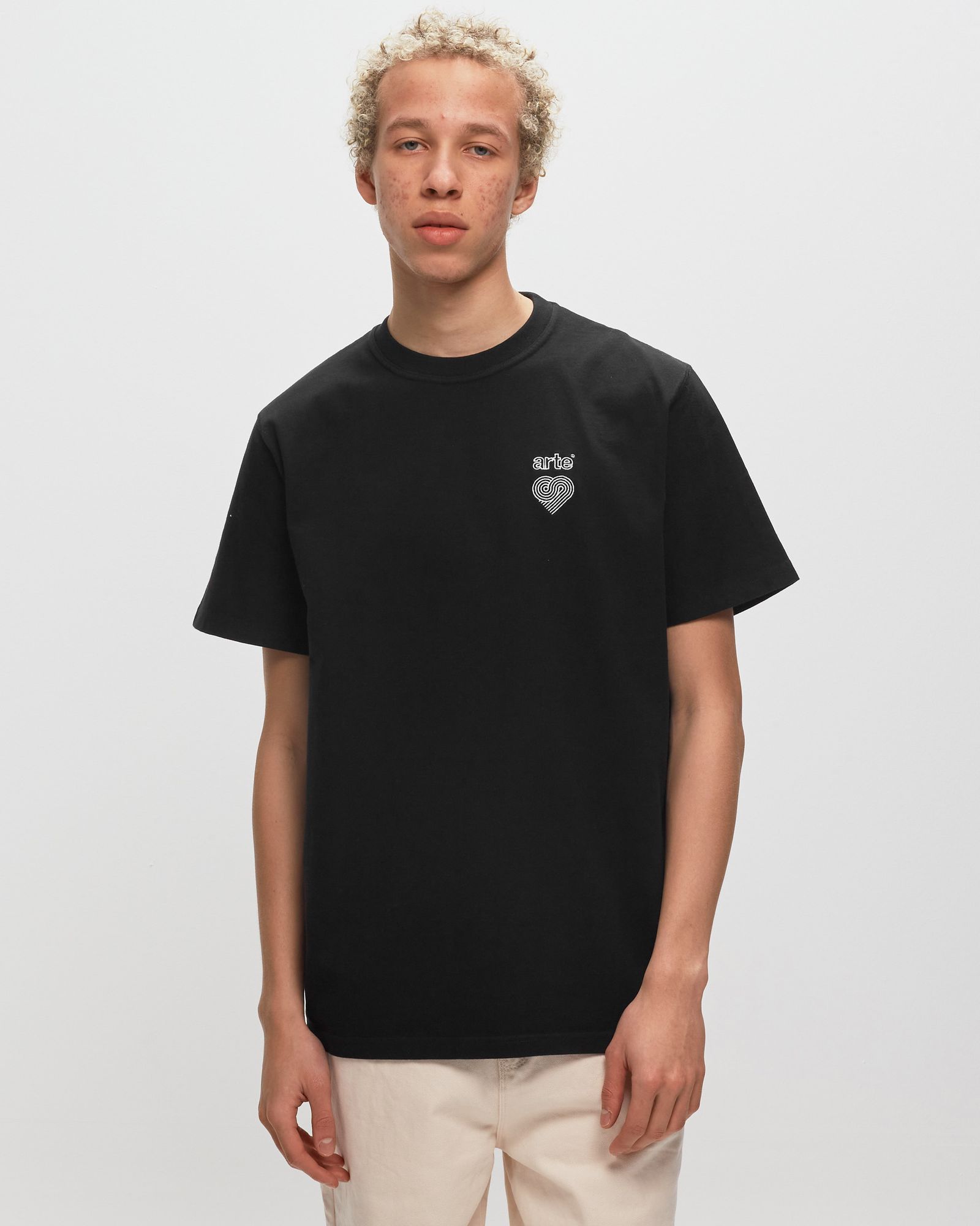 New Chest Arte Heart Logo T-shirt