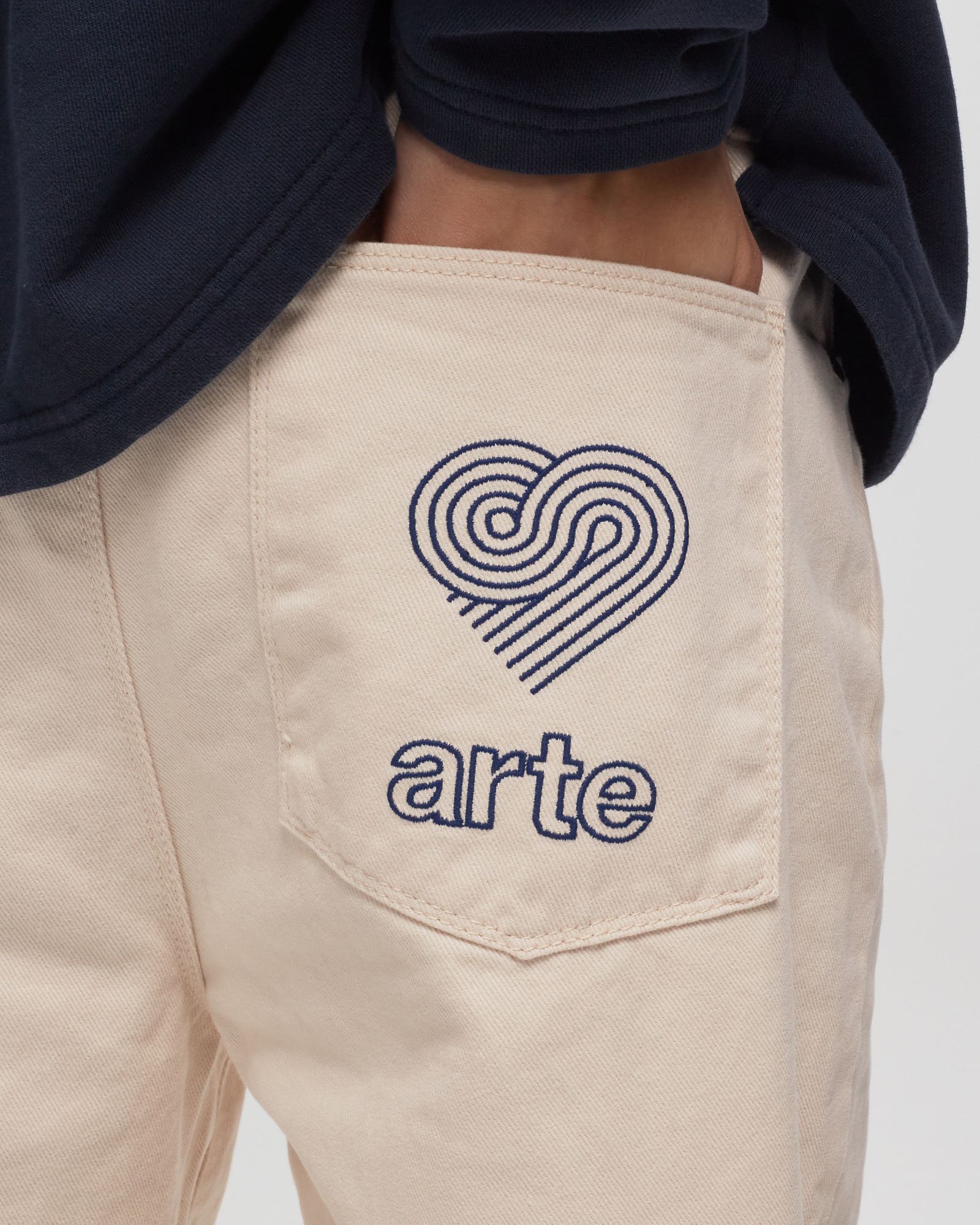 Basic Pocket Embroidery Pants