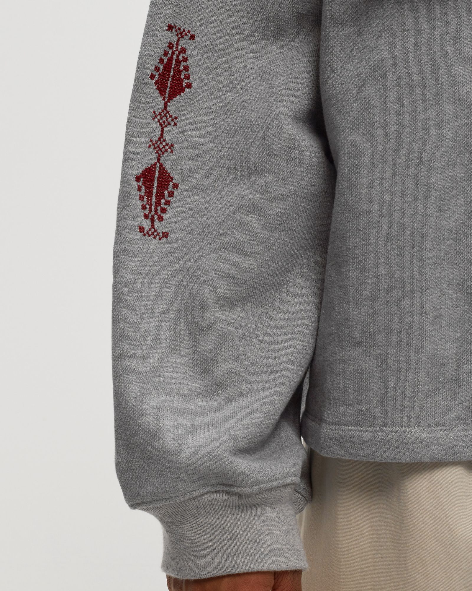 MAKHLUT LAKIYA TASSELS HOODIE