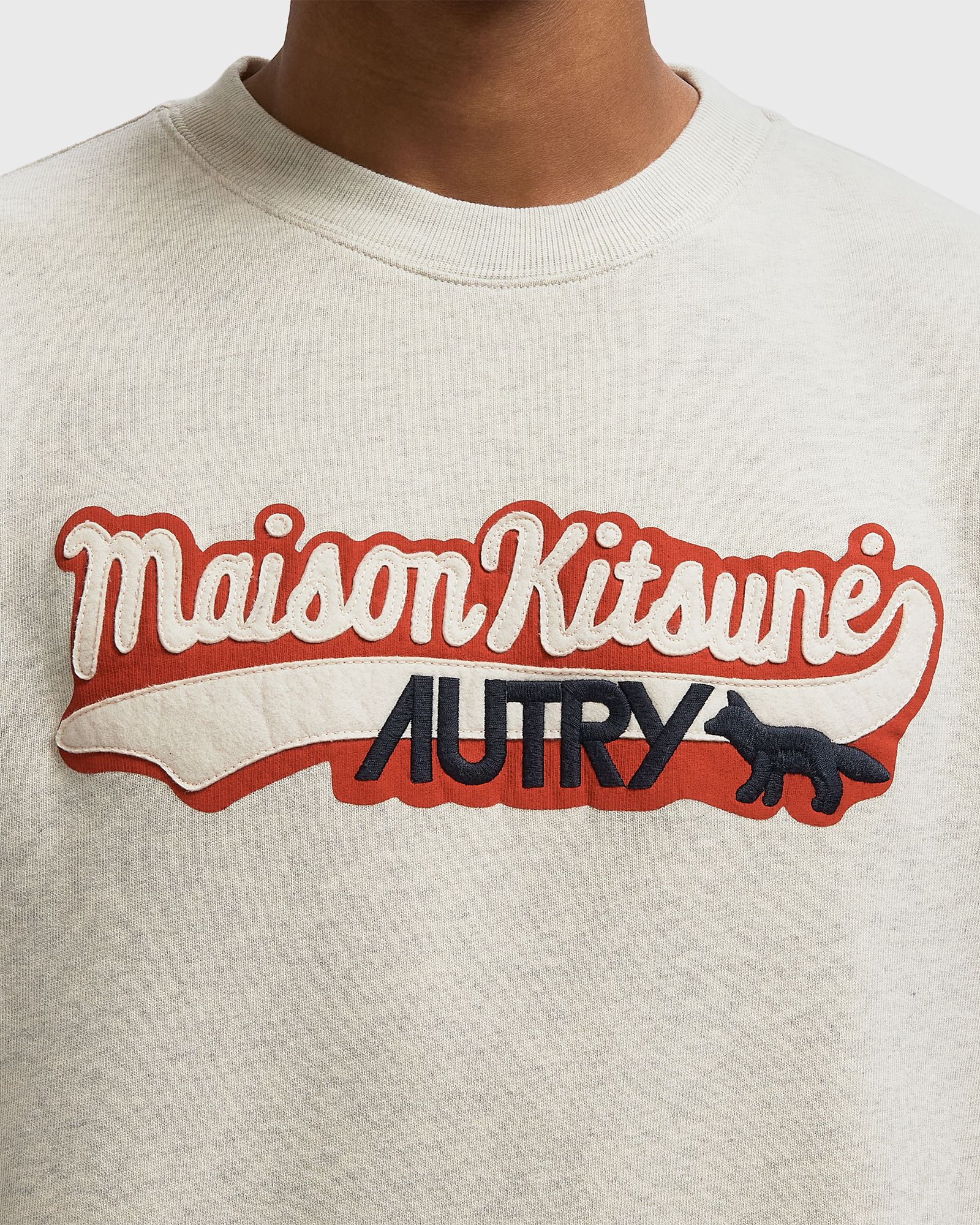 x MAISON KITSUNE MAIN SWEATSHIRT