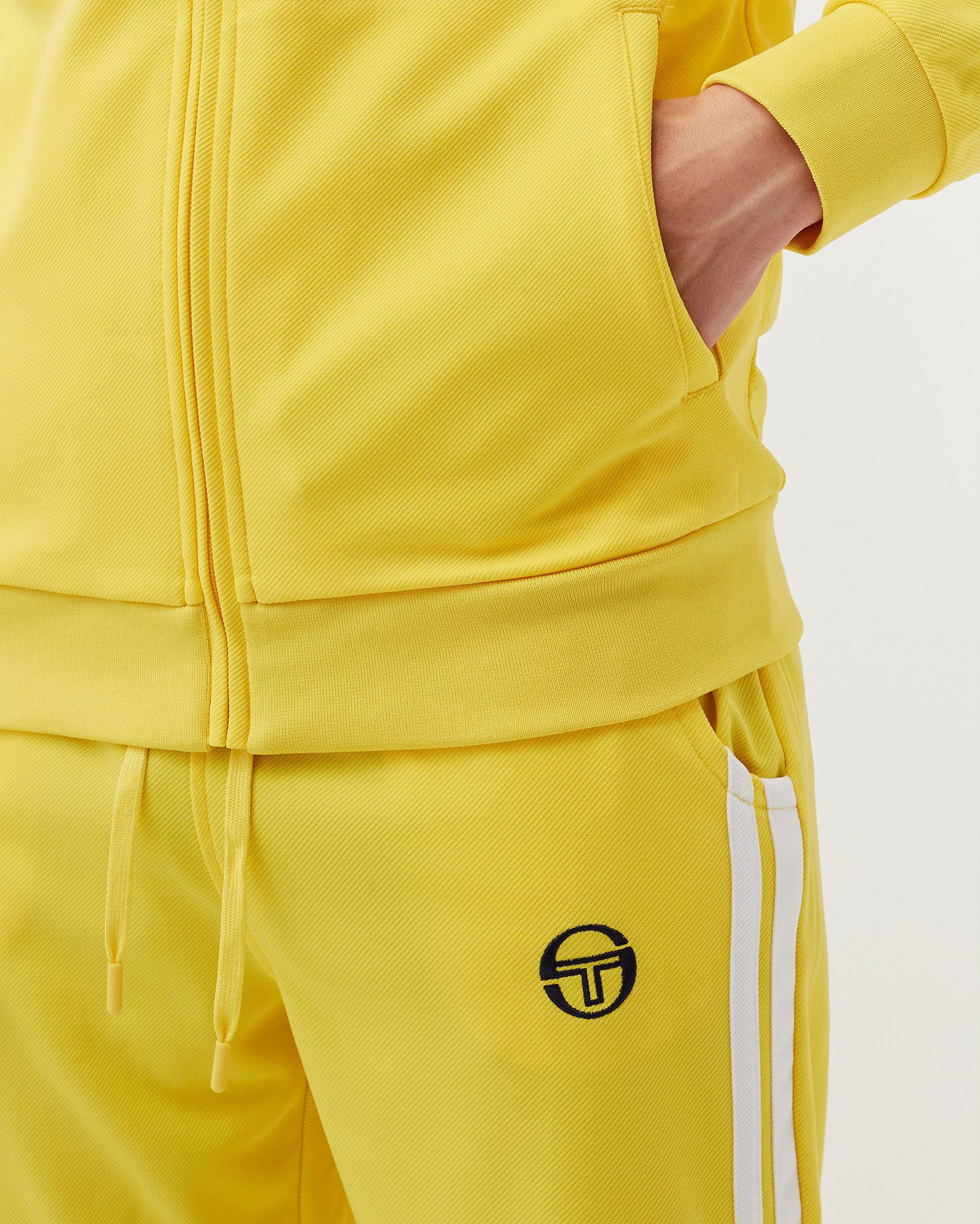 DAMARINDO TRACK SUIT