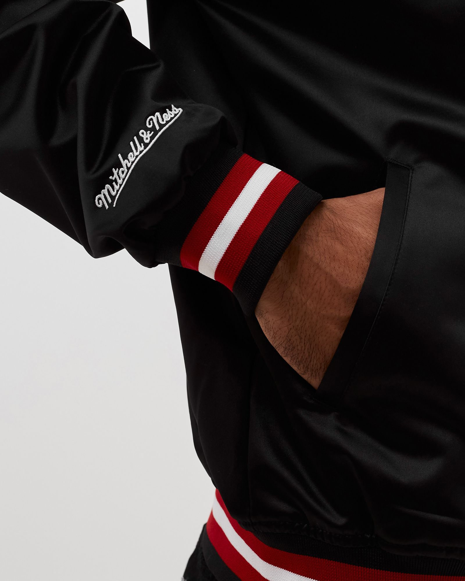 NBA Lightweight Satin Jacket Chicago Bulls