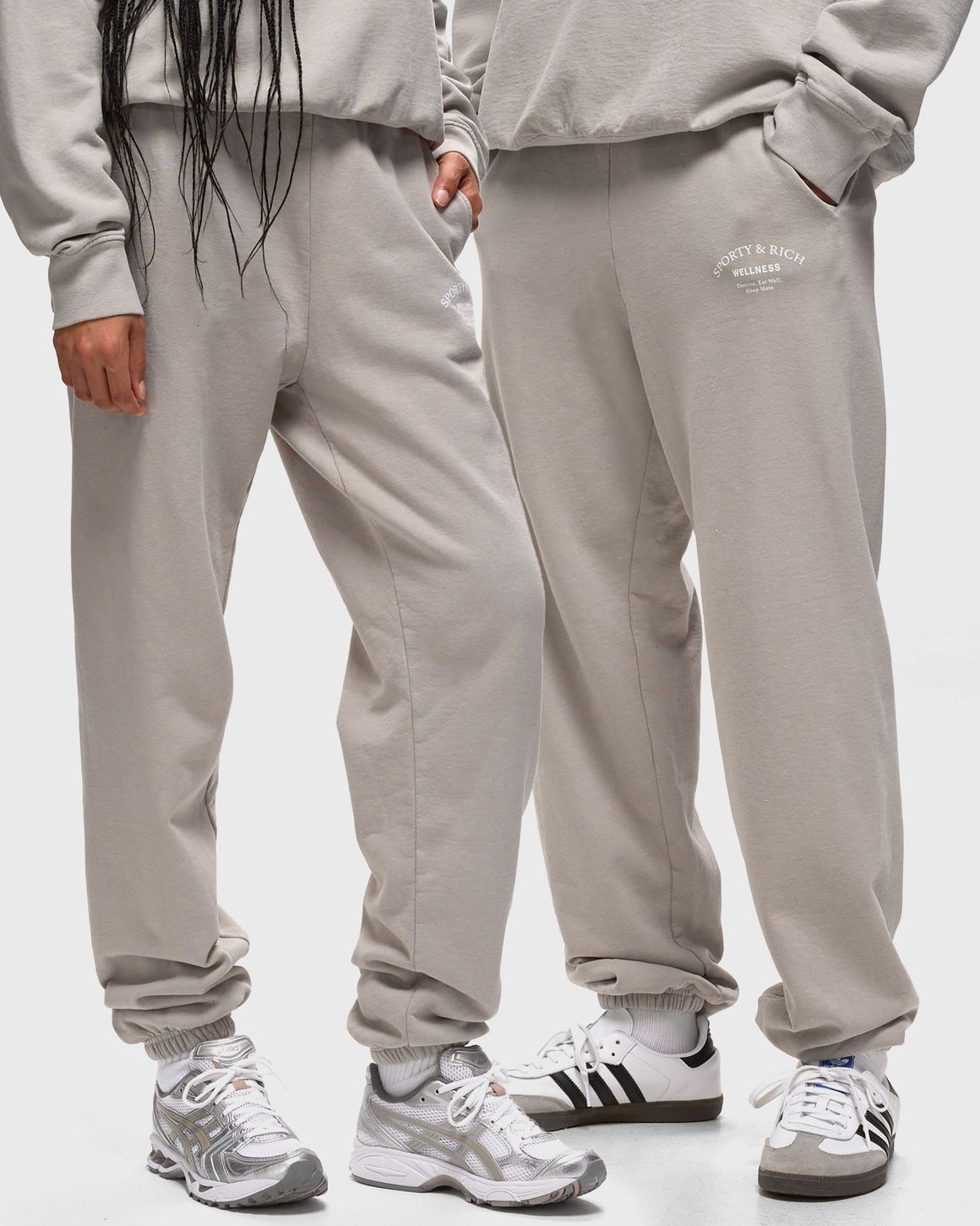 ボトムスその他 Sporty & Rich Wellness Studio Sweatpants Dove SW862DV SW862D WELLNESSSTUDIOSWEATPANTDOVE-1.