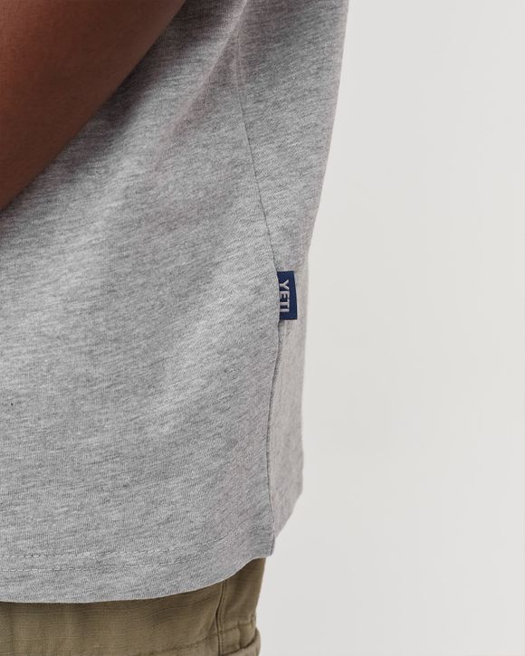 Logo Badge C&S Tee