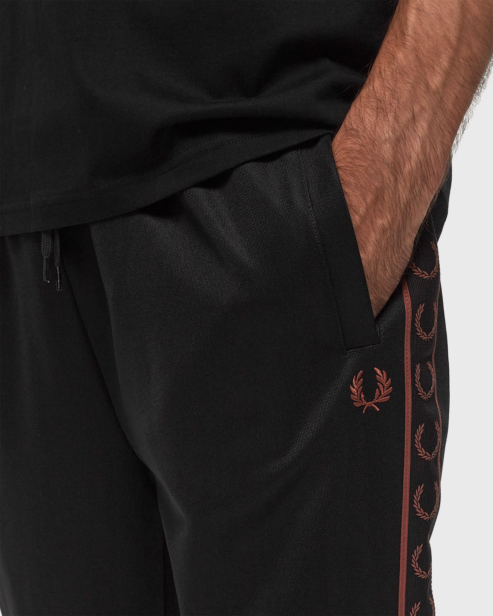 CONTRAST TAPE TRACK PANT