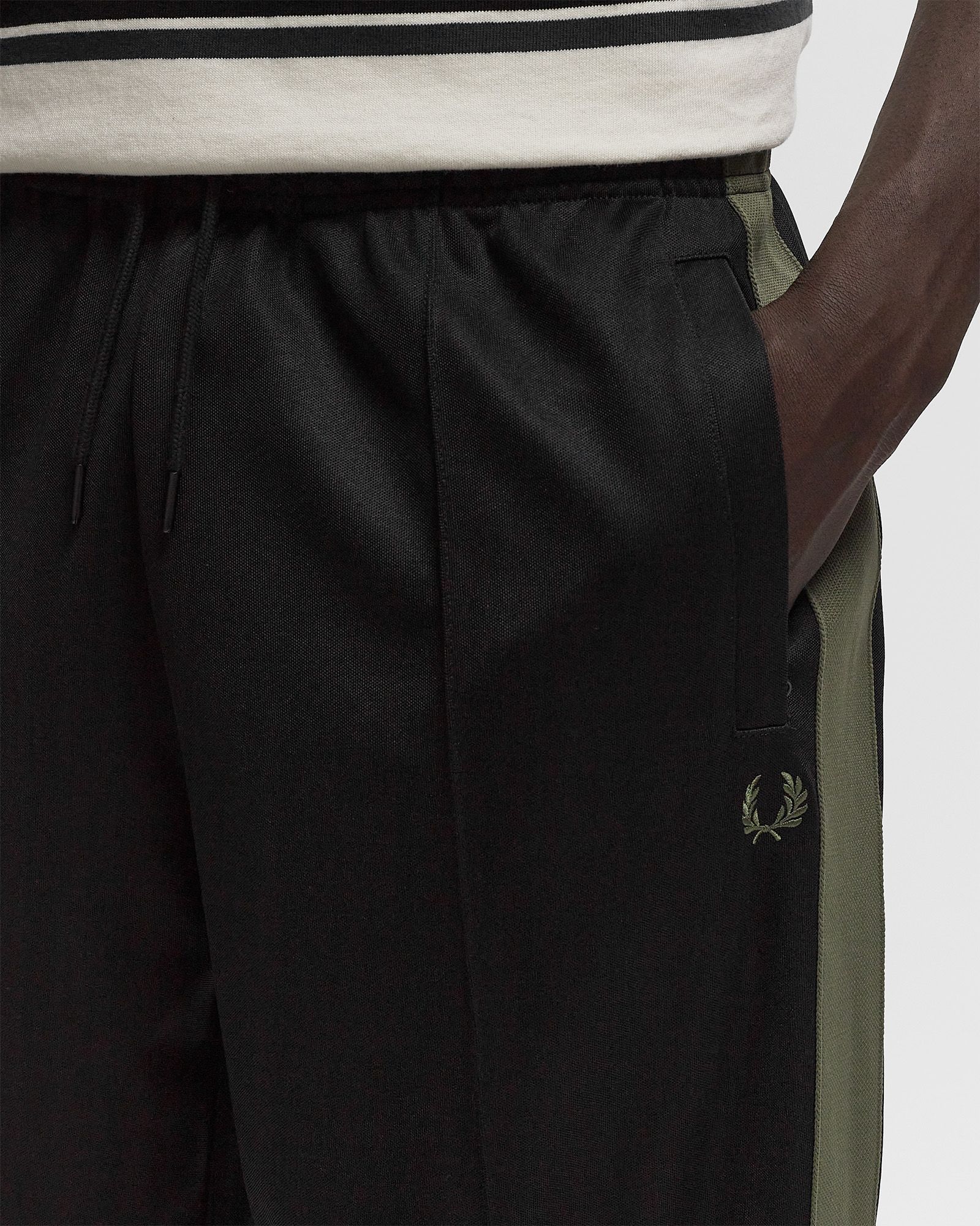 TAPE DETAIL TRACK PANT