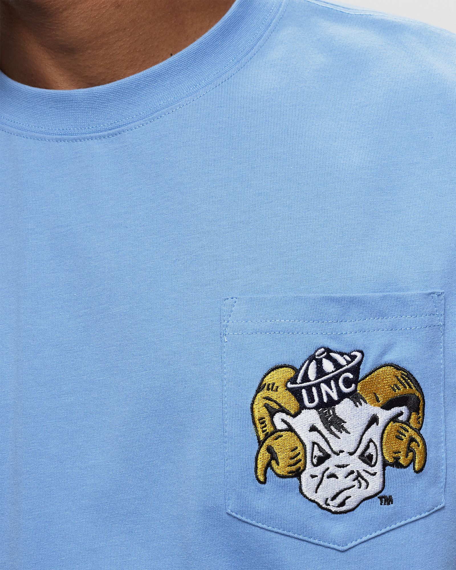 NCAA PREMIUM POCKET TEE NORTH CAROLINA