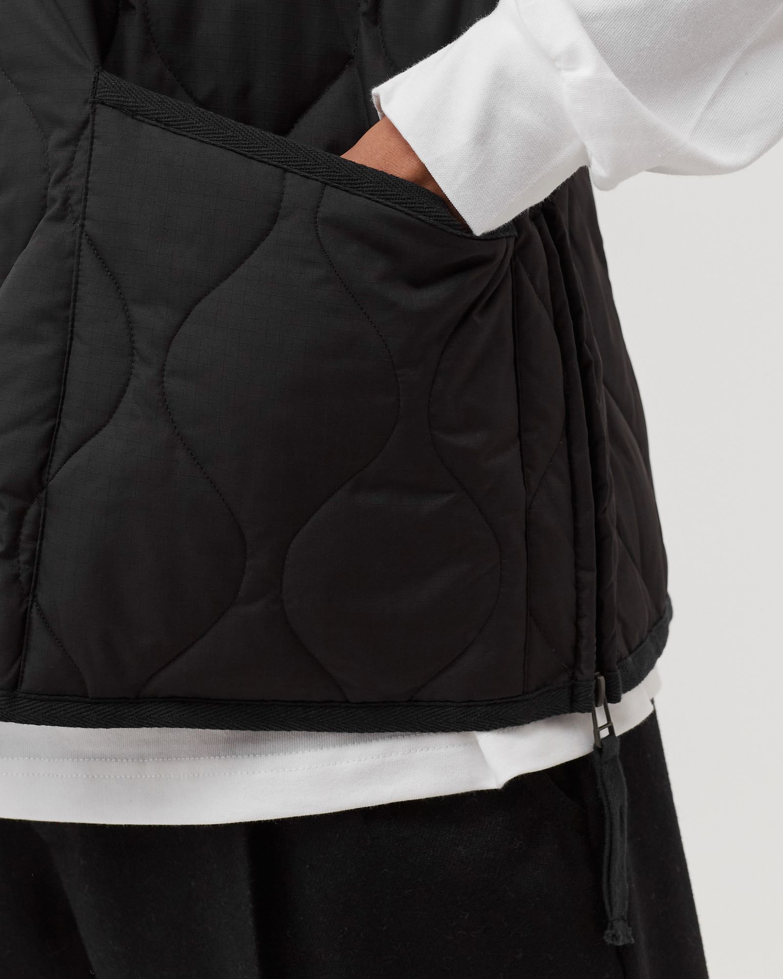 MILITARY ZIP V-NECK VEST