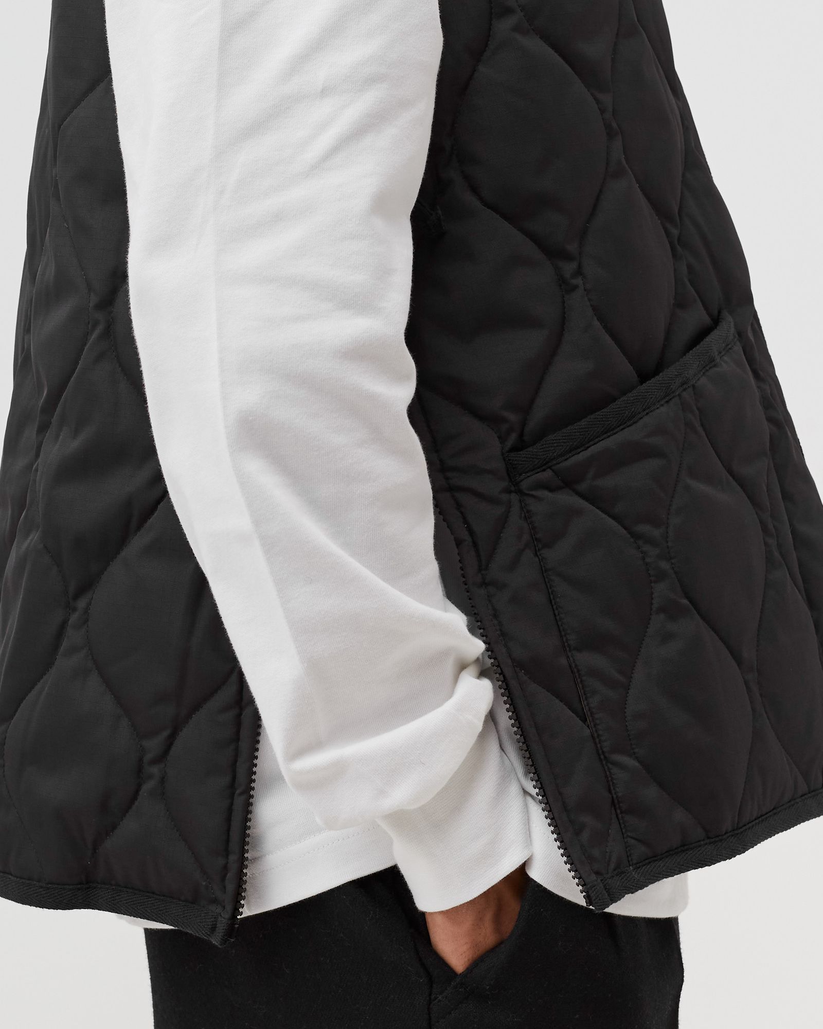 MILITARY ZIP V-NECK VEST