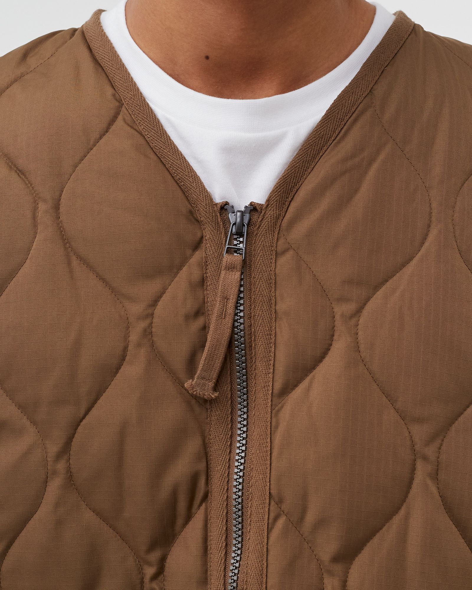 MILITARY ZIP V-NECK VEST