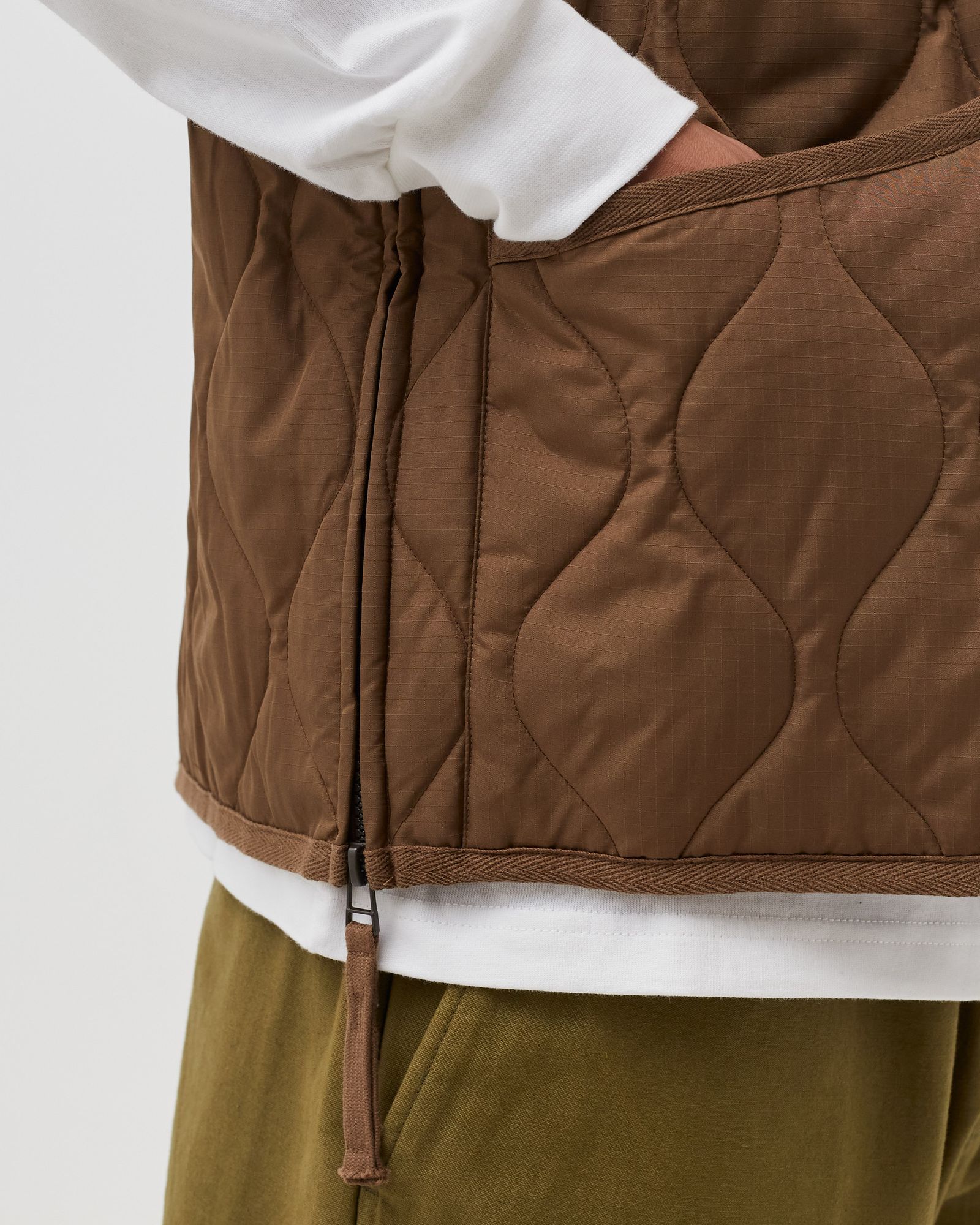 MILITARY ZIP V-NECK VEST