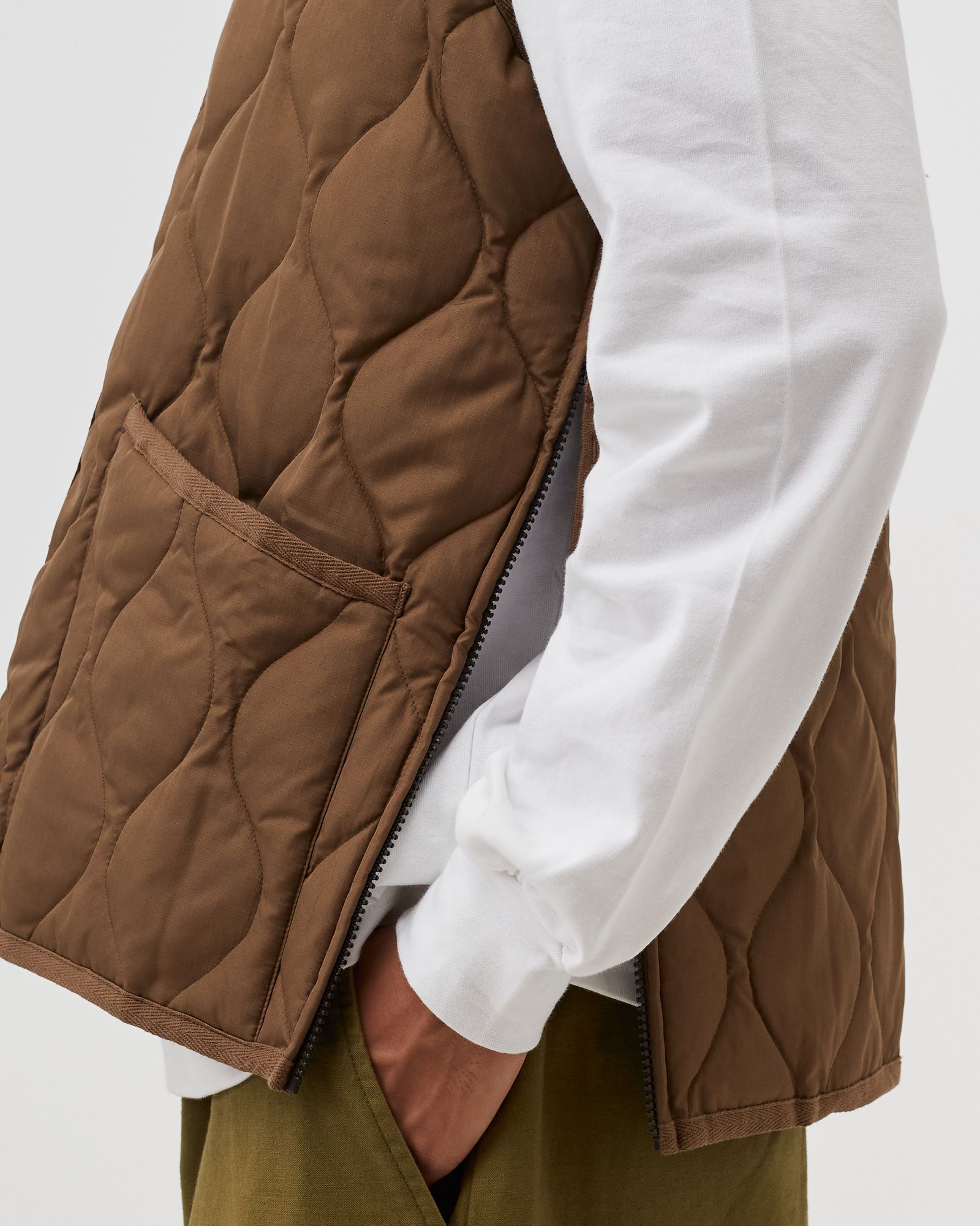 MILITARY ZIP V-NECK VEST