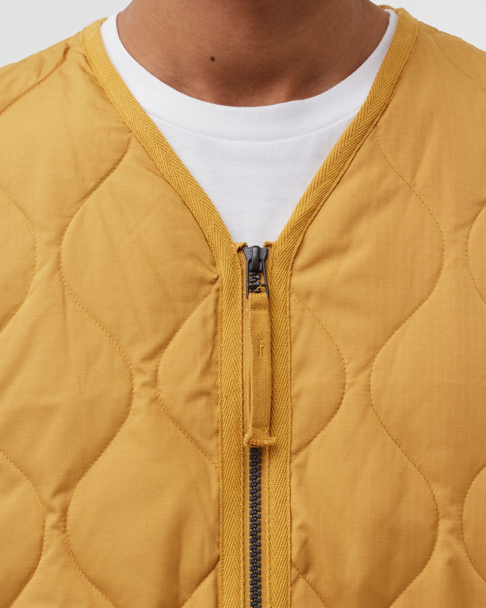 MILITARY ZIP V-NECK VEST