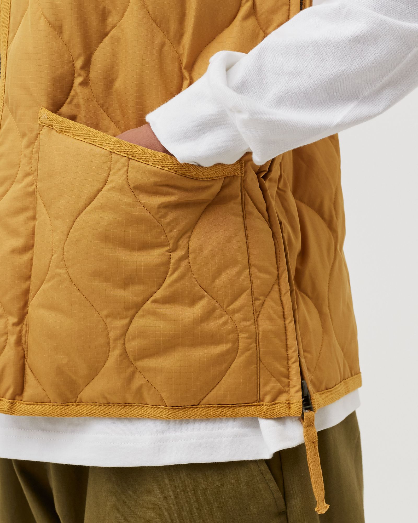 MILITARY ZIP V-NECK VEST