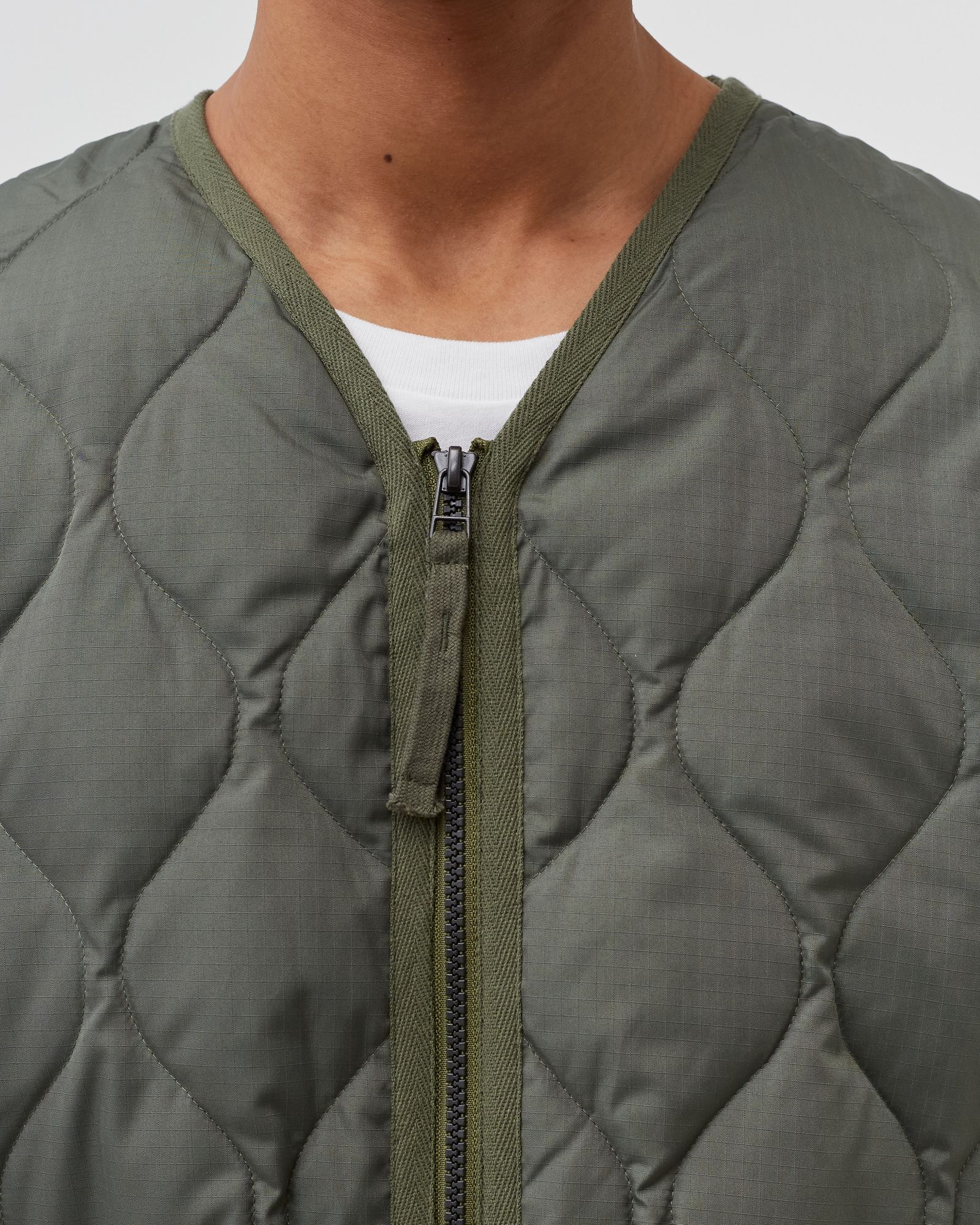 MILITARY ZIP V-NECK VEST
