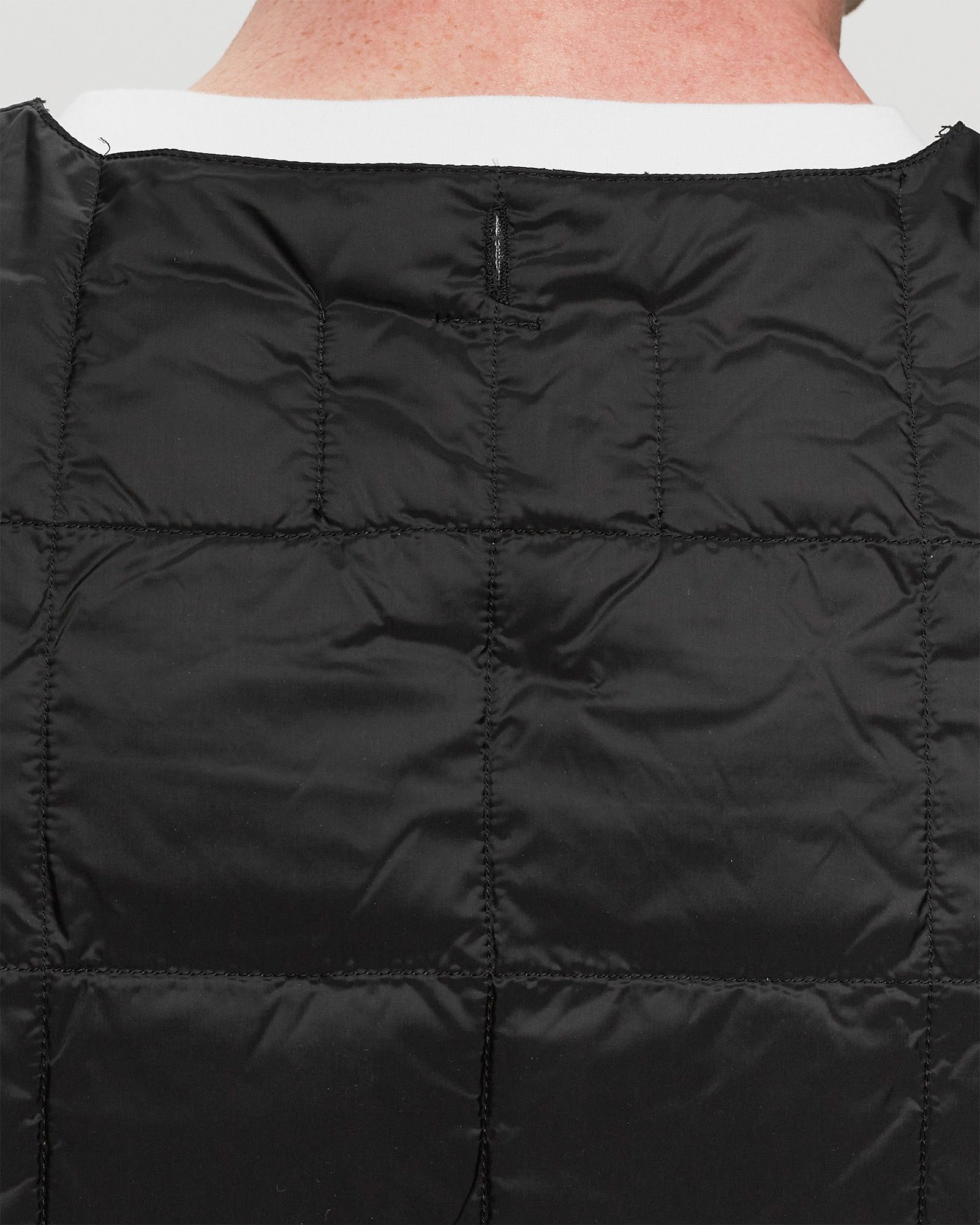 CREW-NECK W-ZIP DOWN VEST