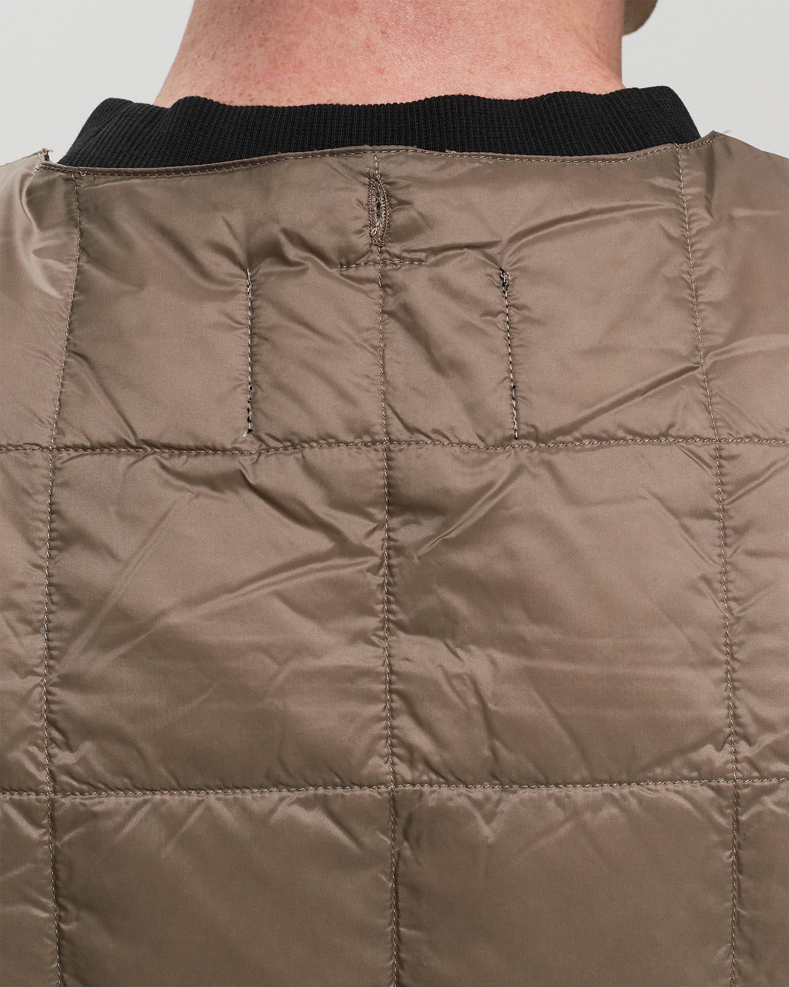 CREW NECK W-ZIP DOWN VEST